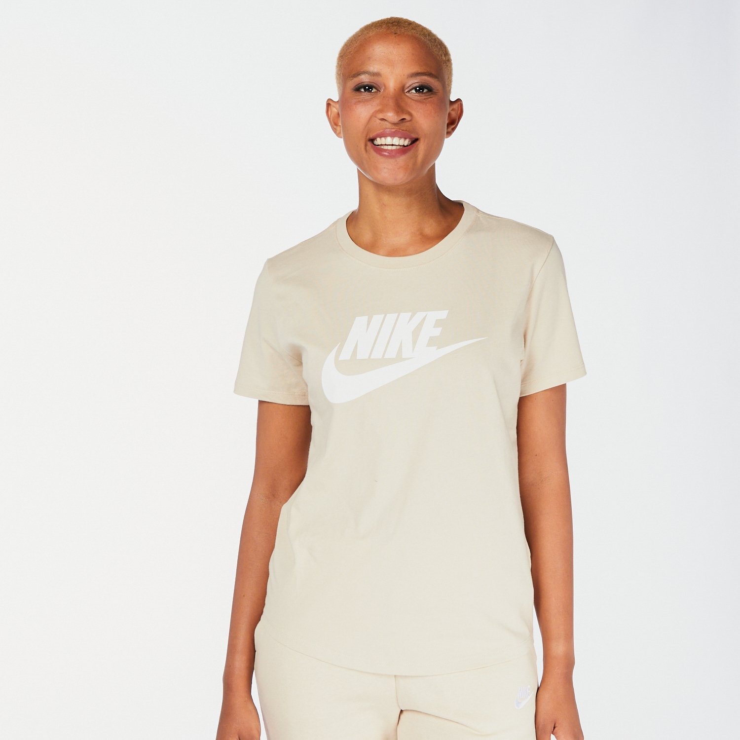 Nike Nike club logo shirt bruin dames dames