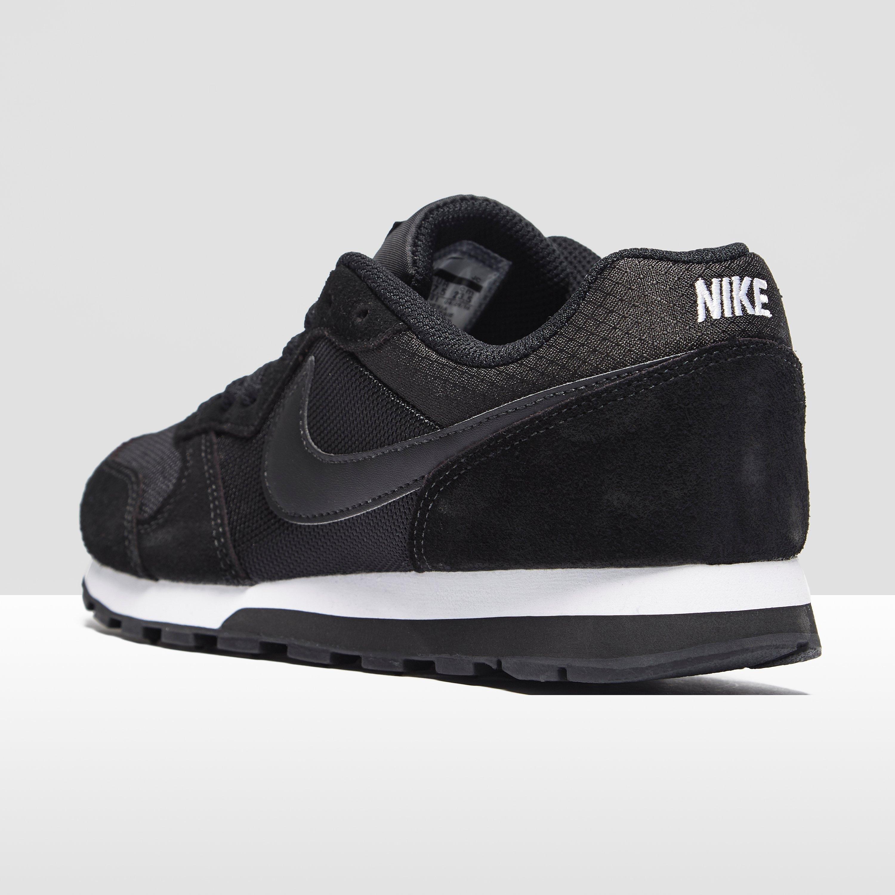 zwarte nike sneakers md runner 2 wmns