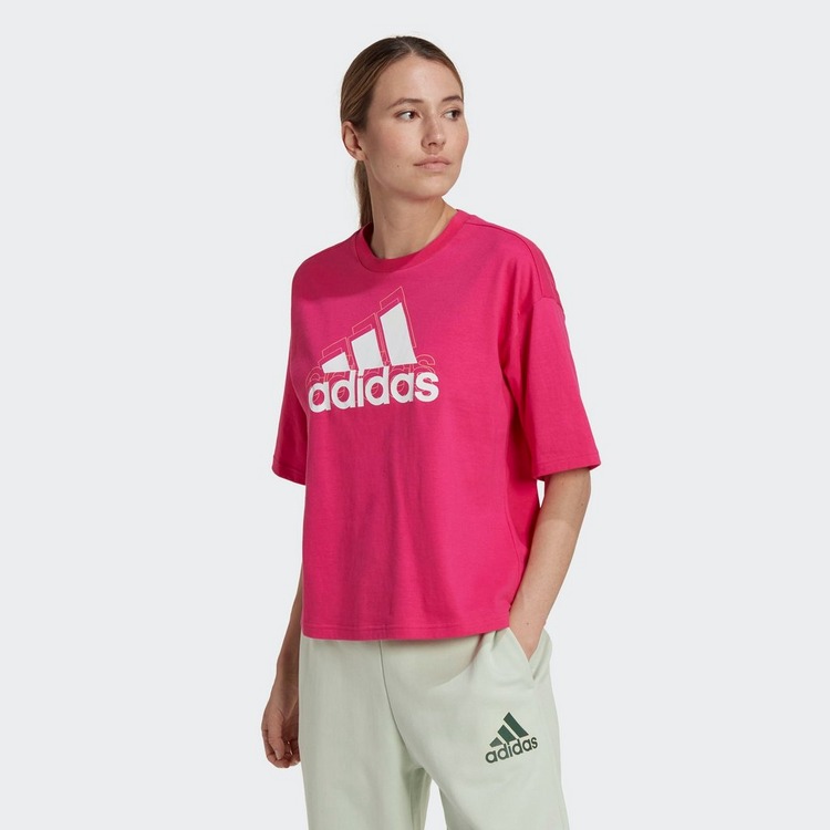 ADIDAS ESSENTIALS MULTI-COLORED LOGO LOOSE FIT CROPPED SHIRT ROOD DAMES