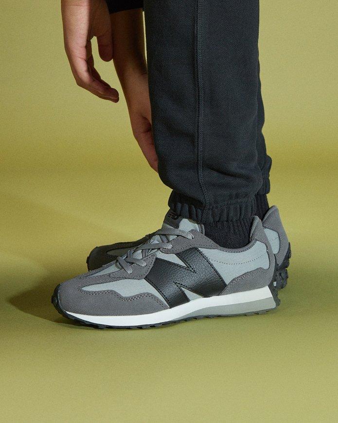 New Balance 327