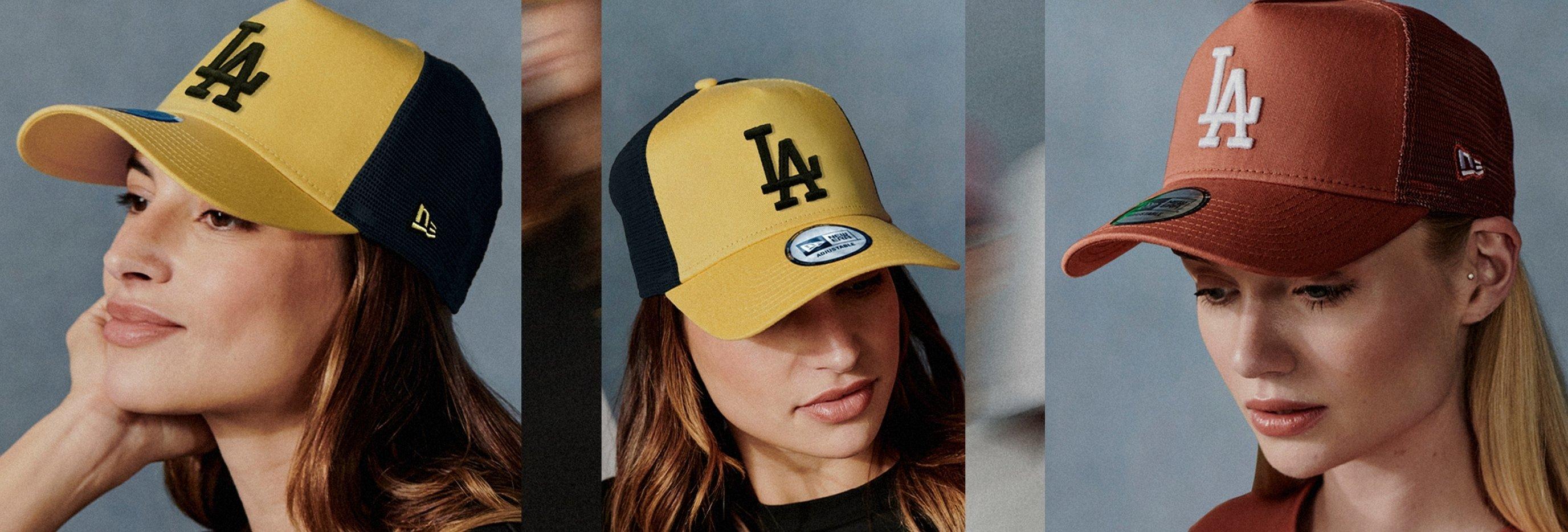 Modelos vistiendo la nueva colección de New Era