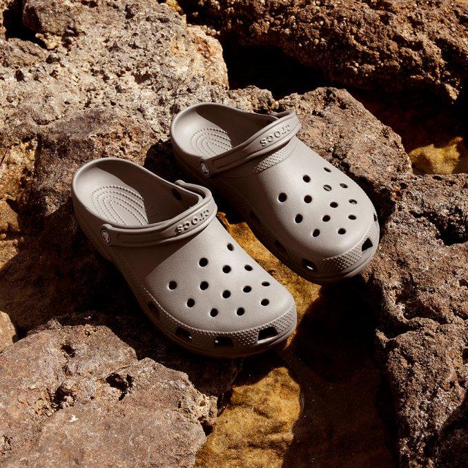 Guia de best sale tallas crocs hombre