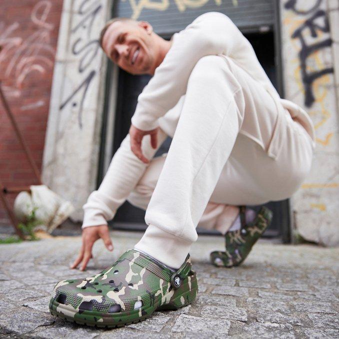 Vuelven los zuecos Crocs! Descubre el must-have del verano - JD Blog