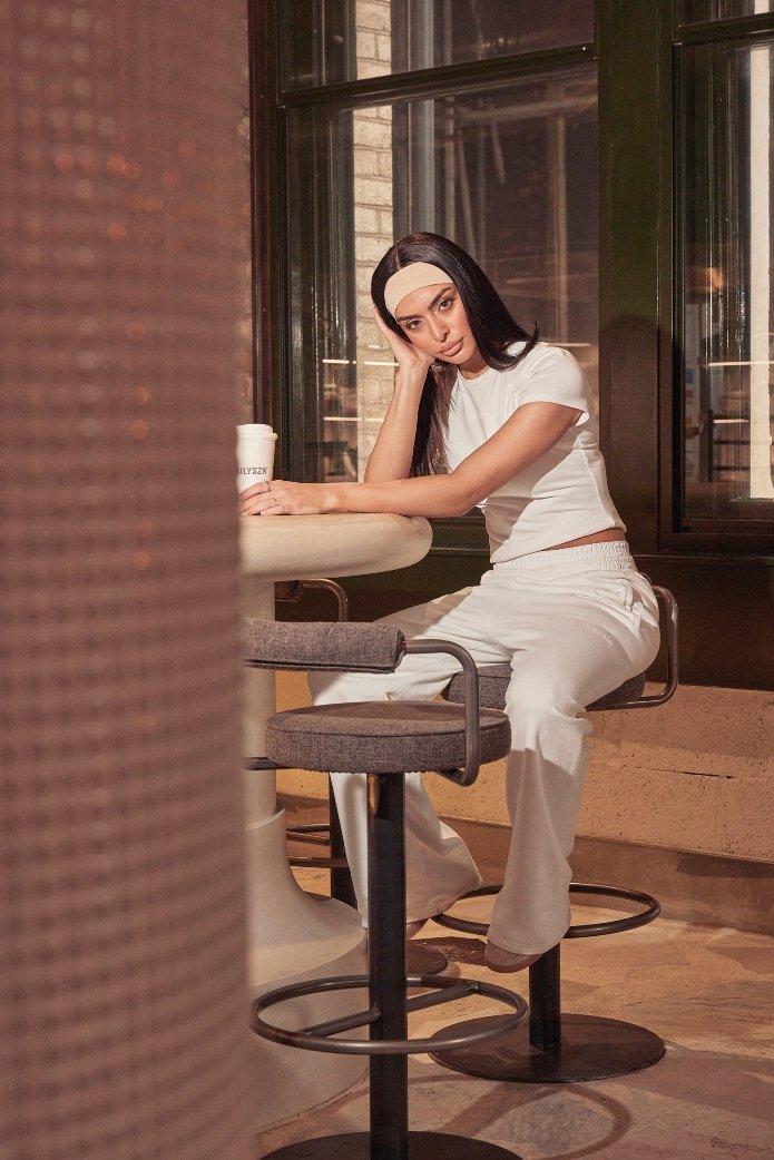 Modelos vistiendo la colección de DAILYSZN