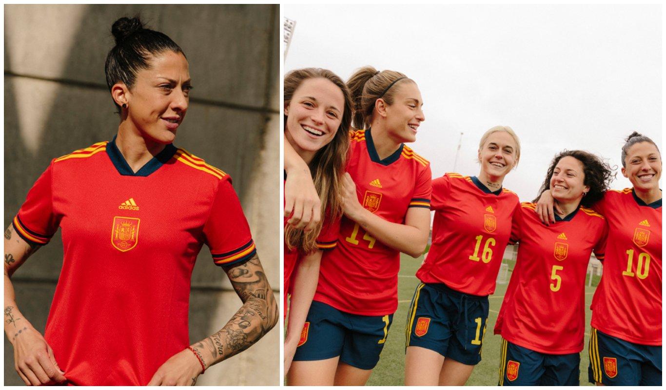 det spanska damlandslaget i fotboll i rött och gult matchställ