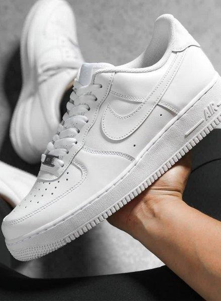 Nike air force 1 con logo ripetuto