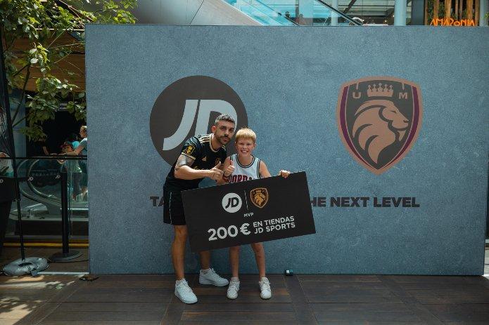 Torneo de pared de JD Sports y Ultimate Mostoles junto a DJMariio