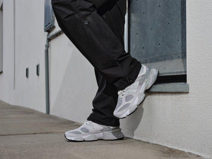 Modelo vistiendo las 9060