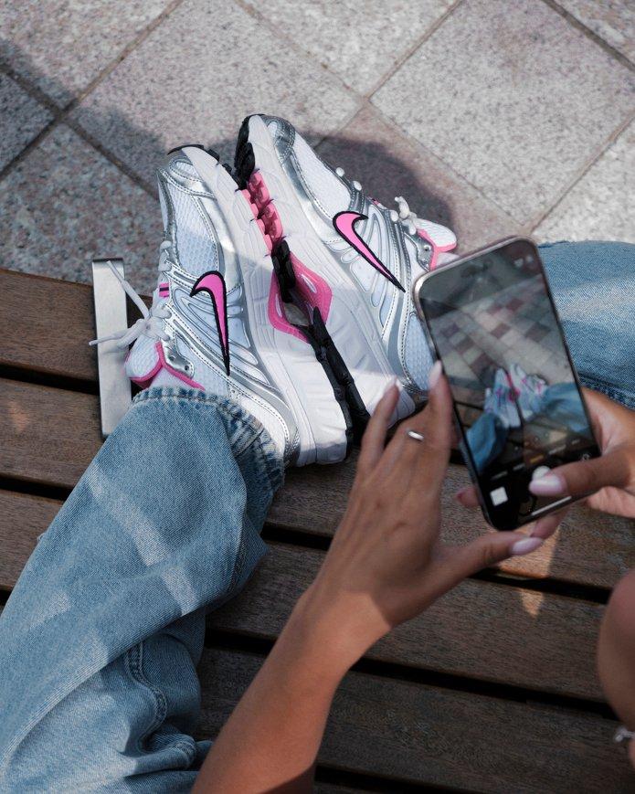 Nike Air Max Moto 2K