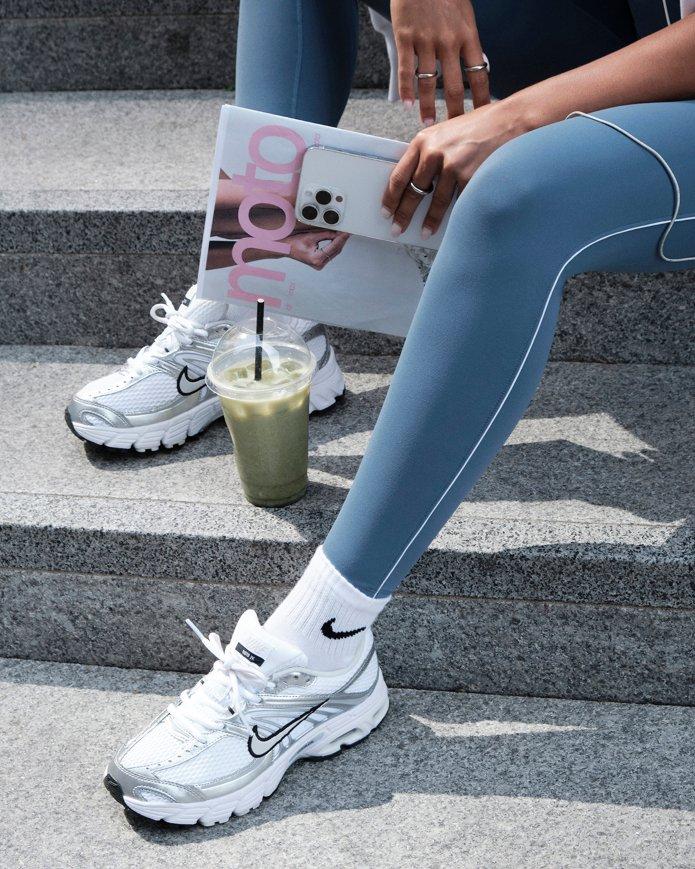 Nike Air Max Moto 2K