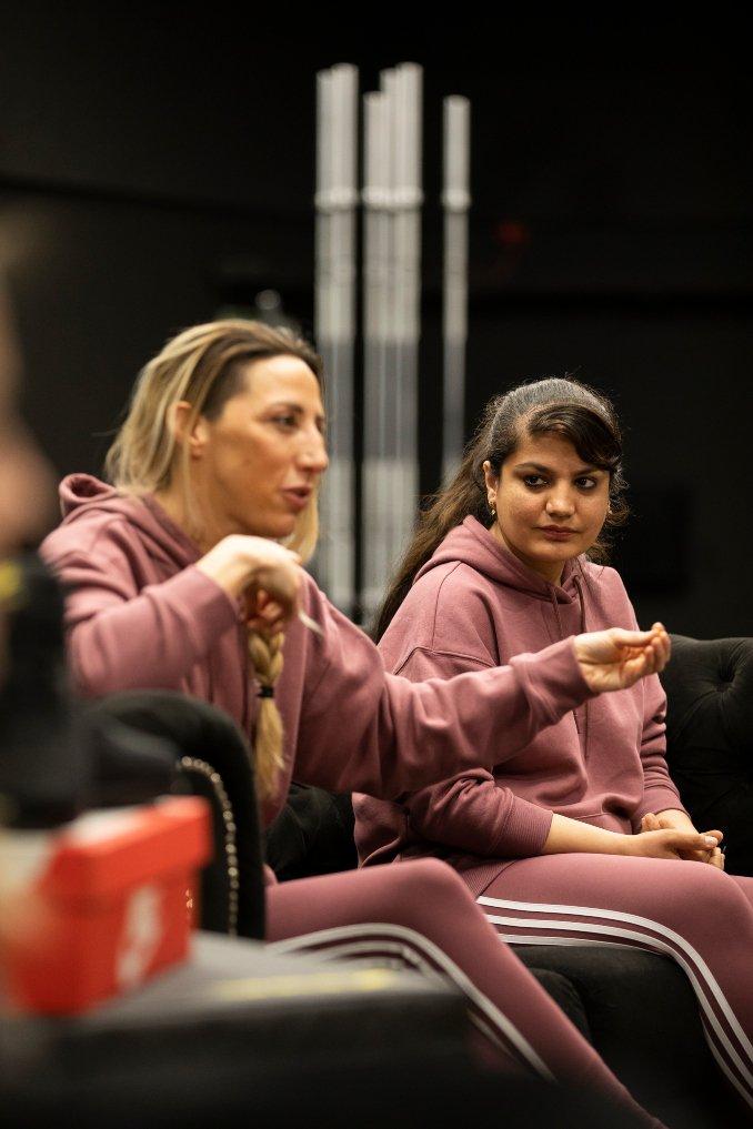 Jennifer Miranda y Sadaf Rahimi