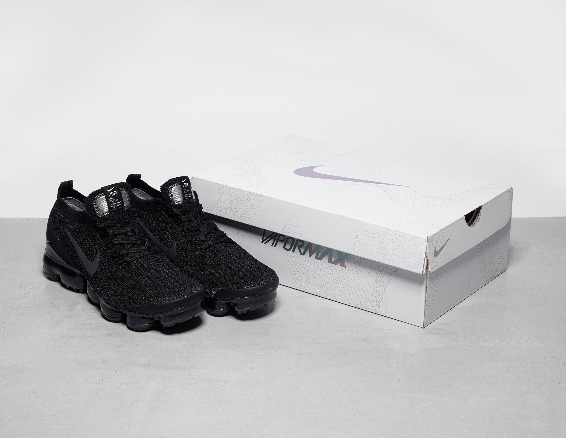 womens black nike vapormax flyknit