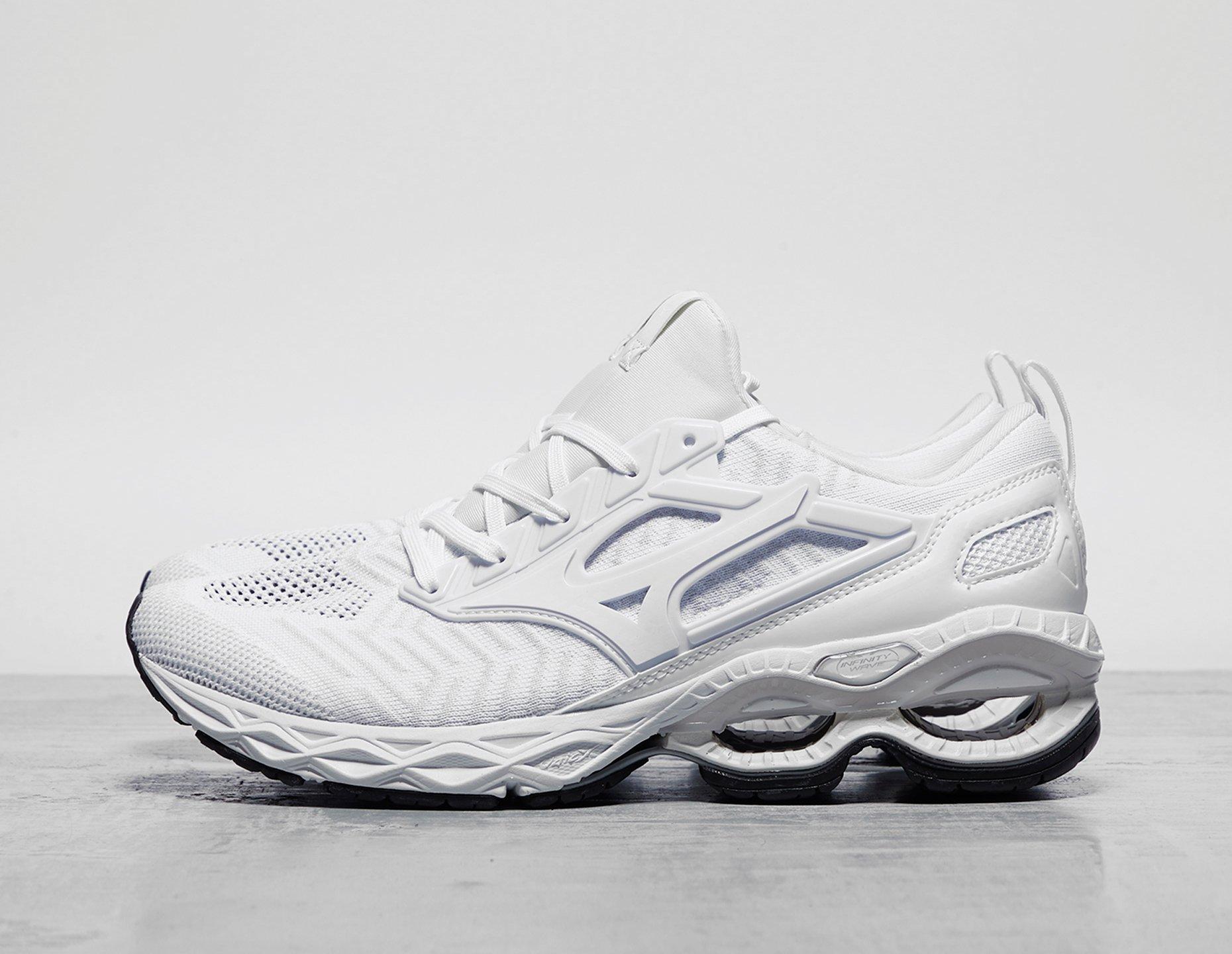 mizuno wave creation white