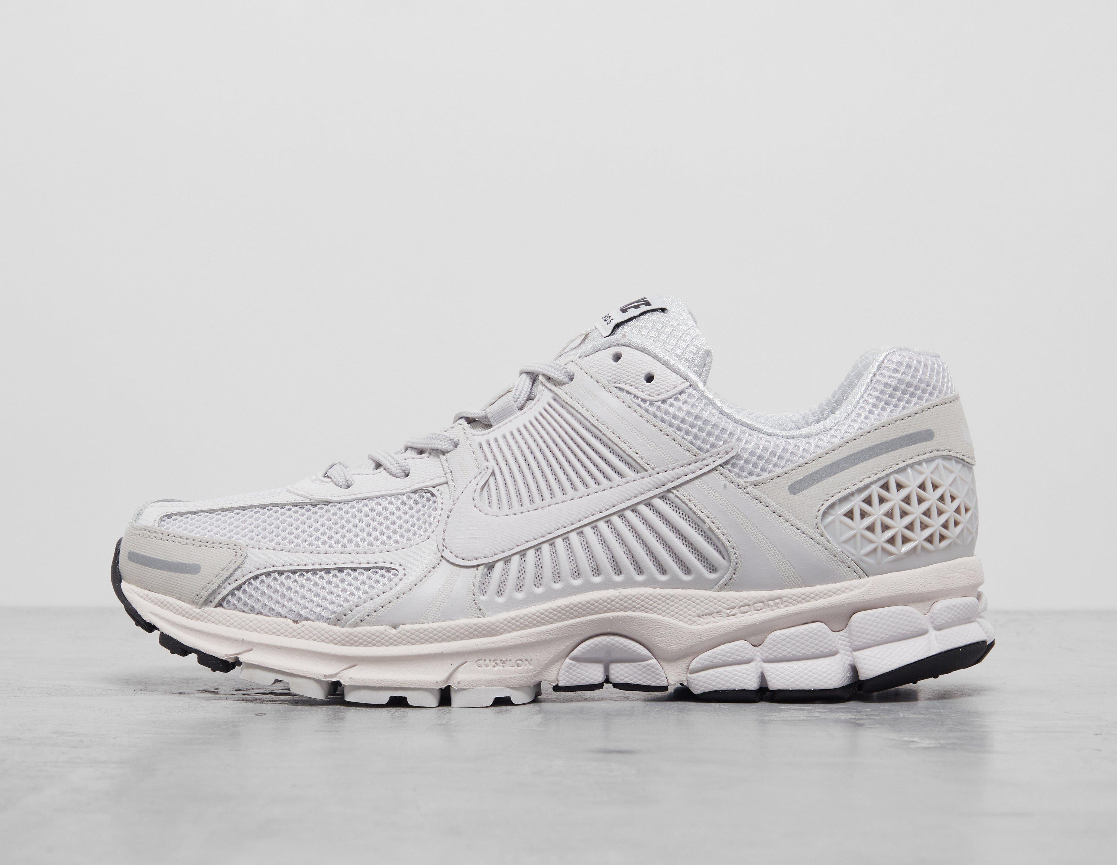 Nike zoom clearance vomero white