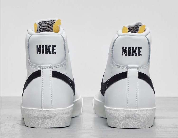 nike blazer mid 77 on feet women