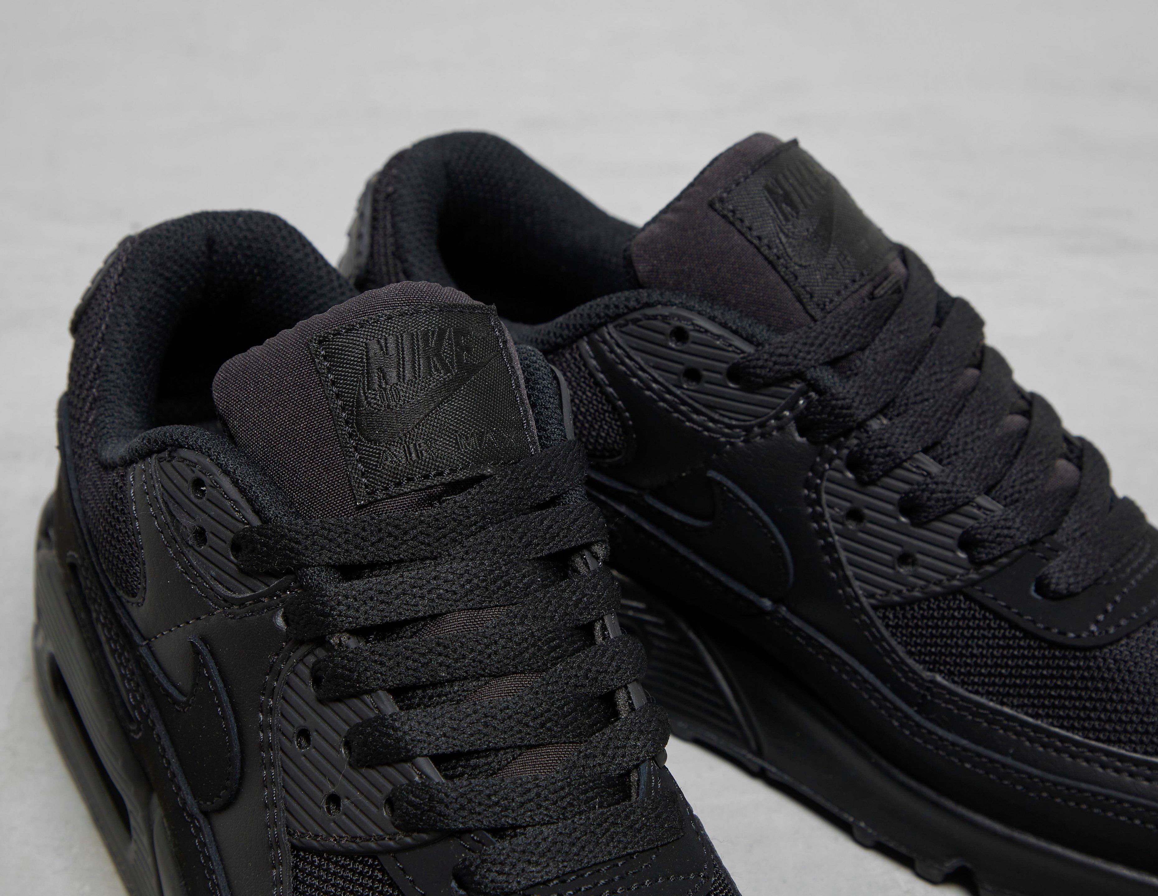 lebron james womens shoes