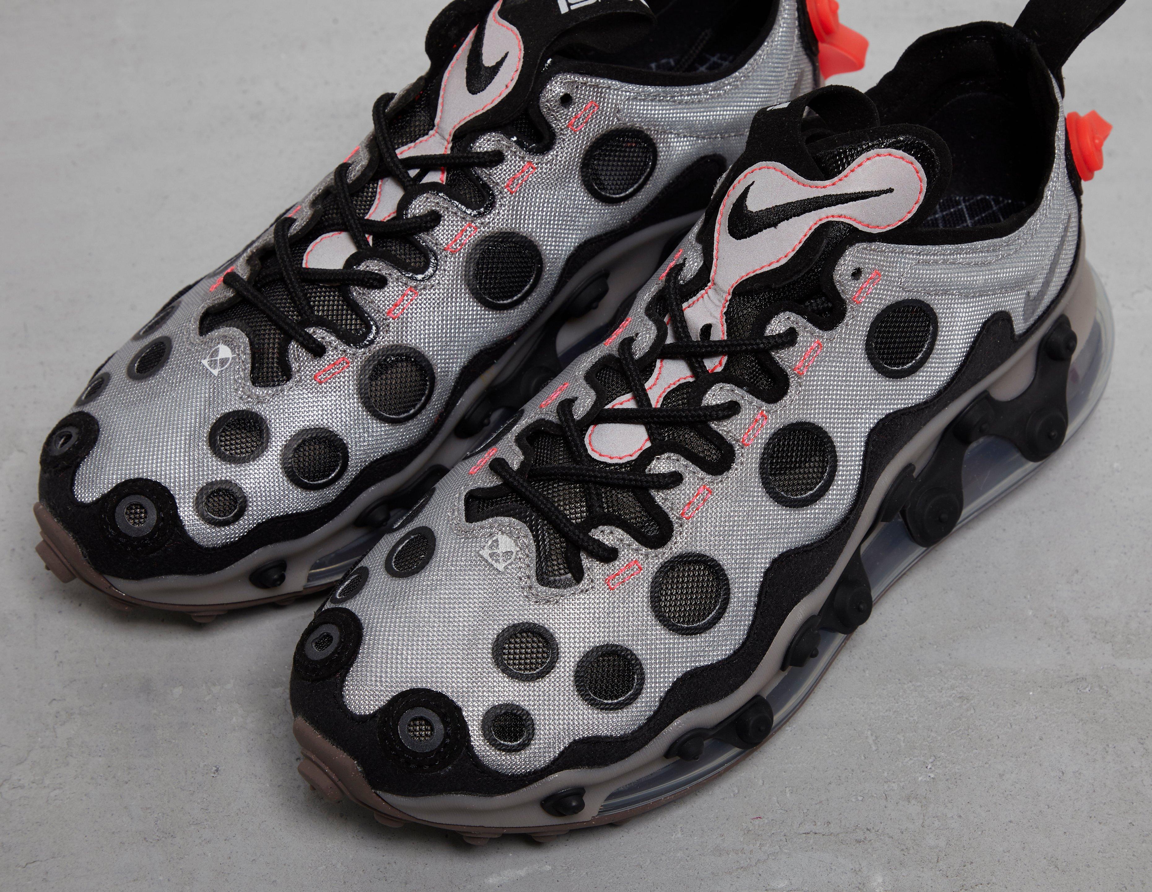 nike ispa 720 on feet