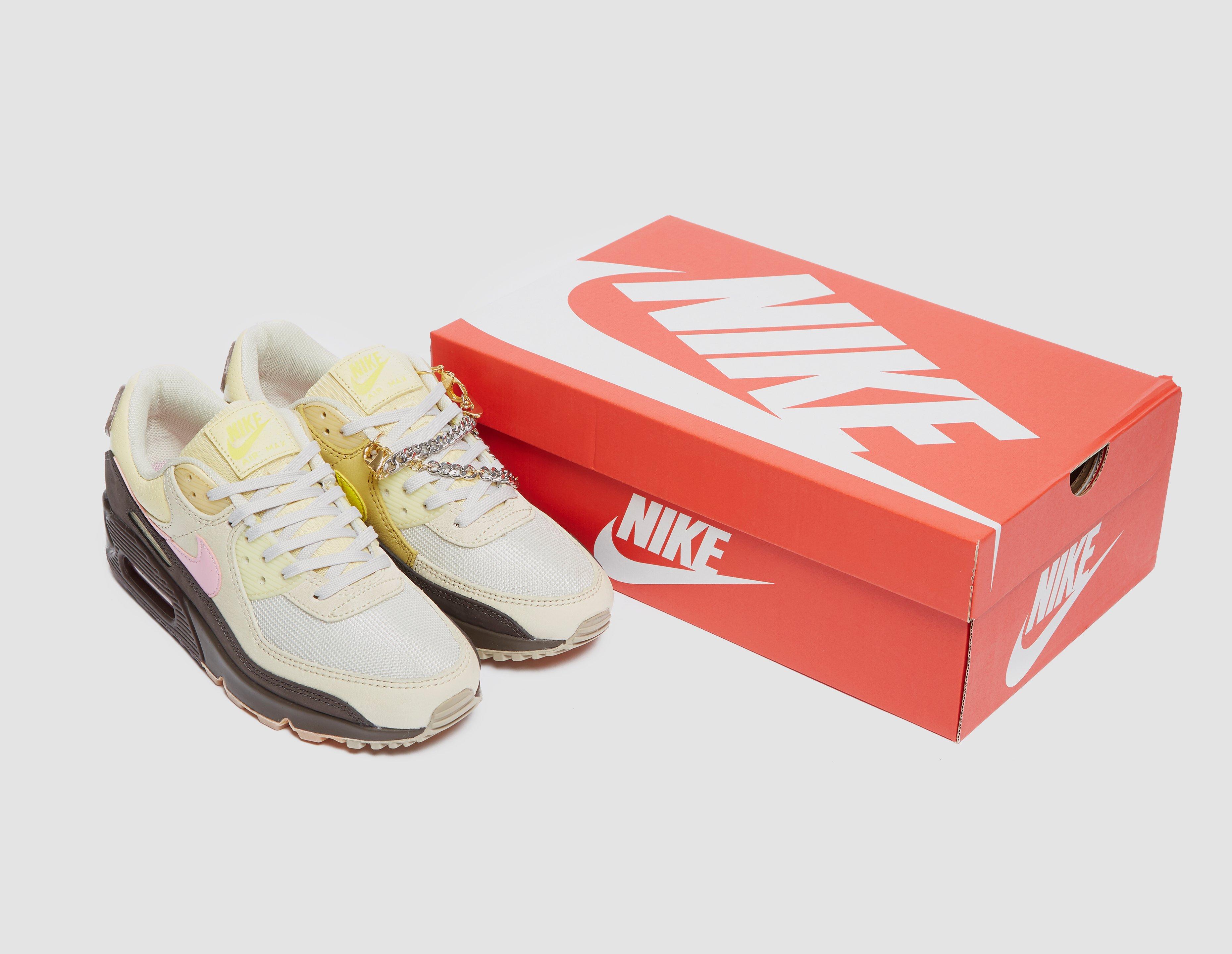 nike tech trainer womens