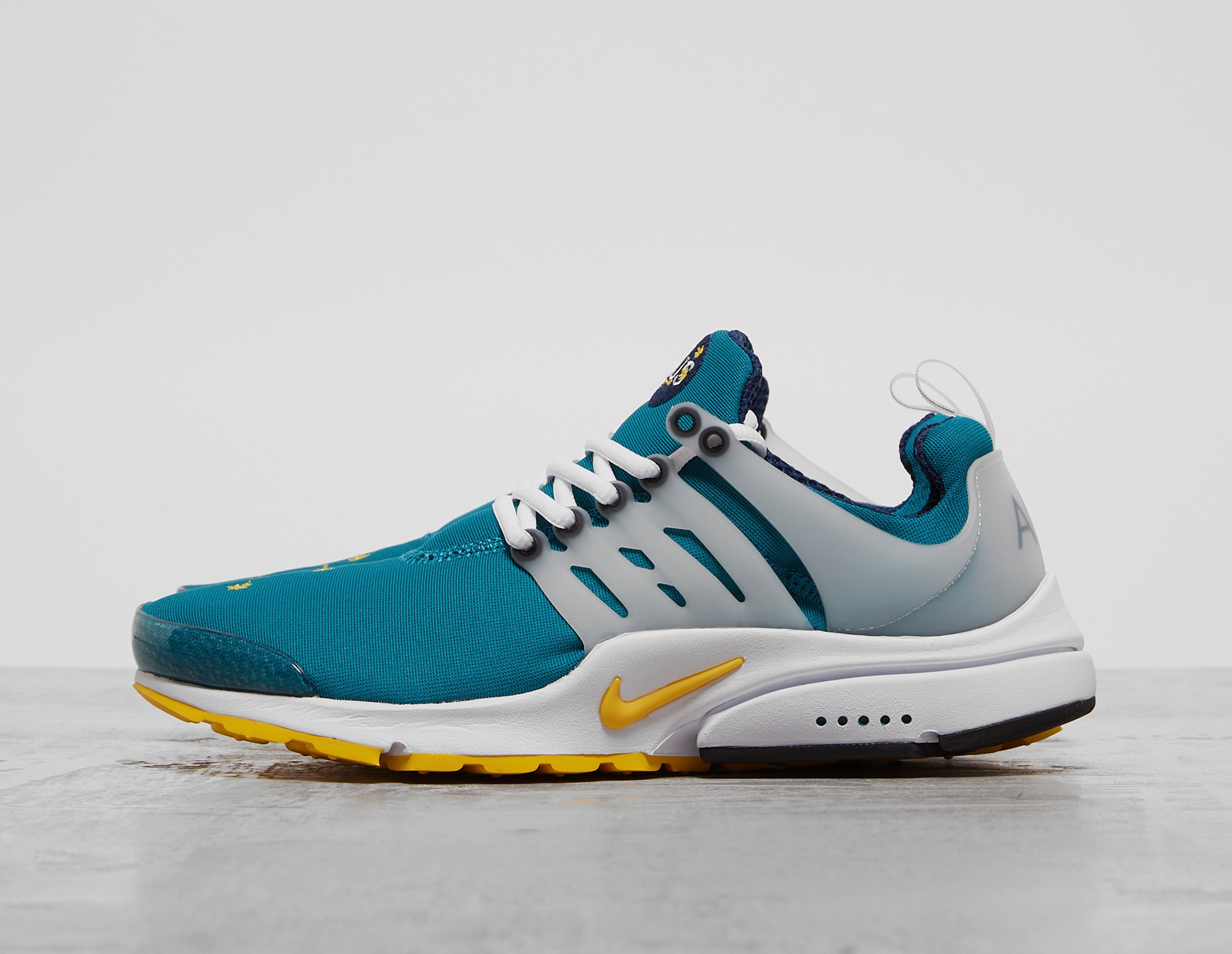 Green Nike Air Presto Gov