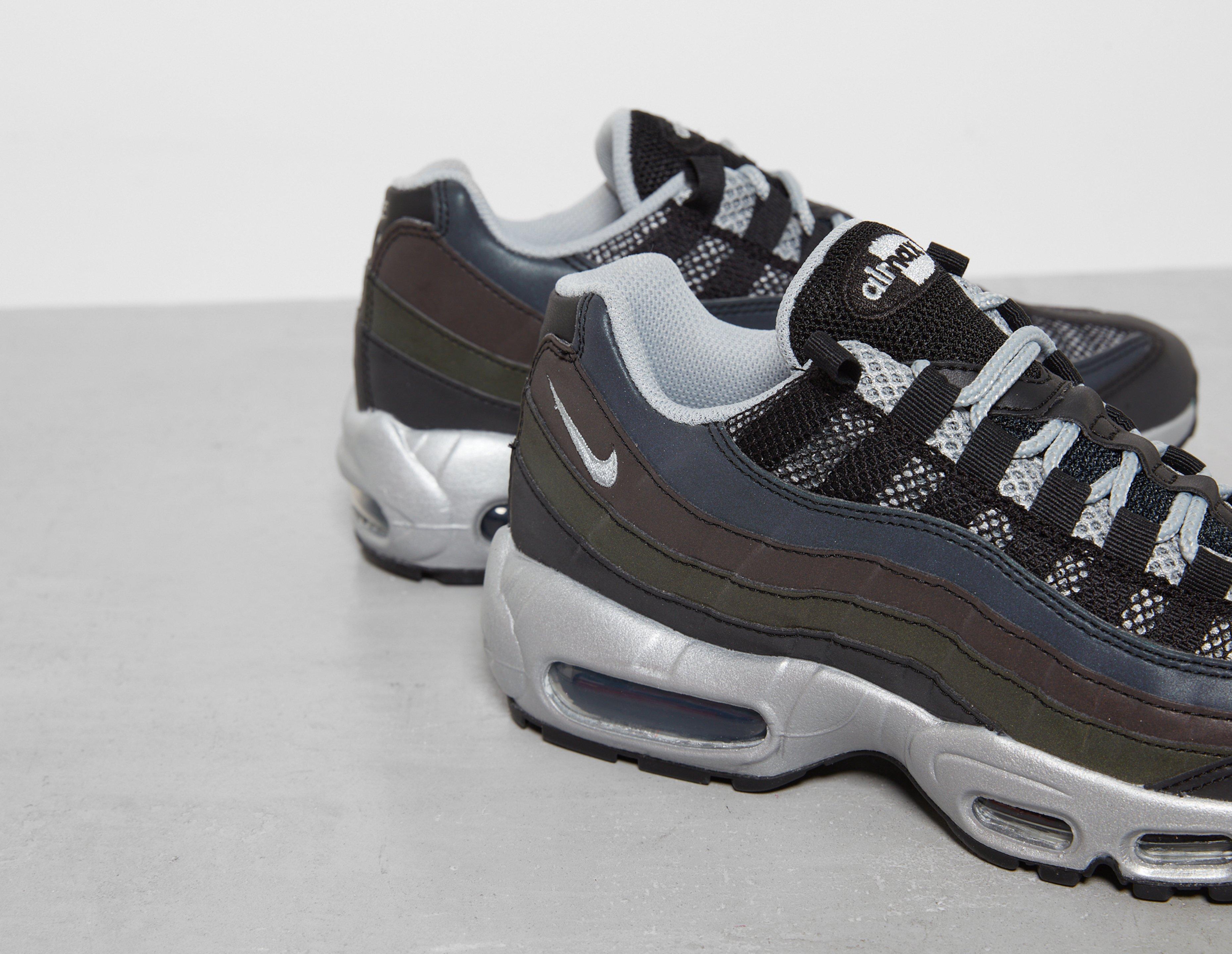 boys shoes to women's