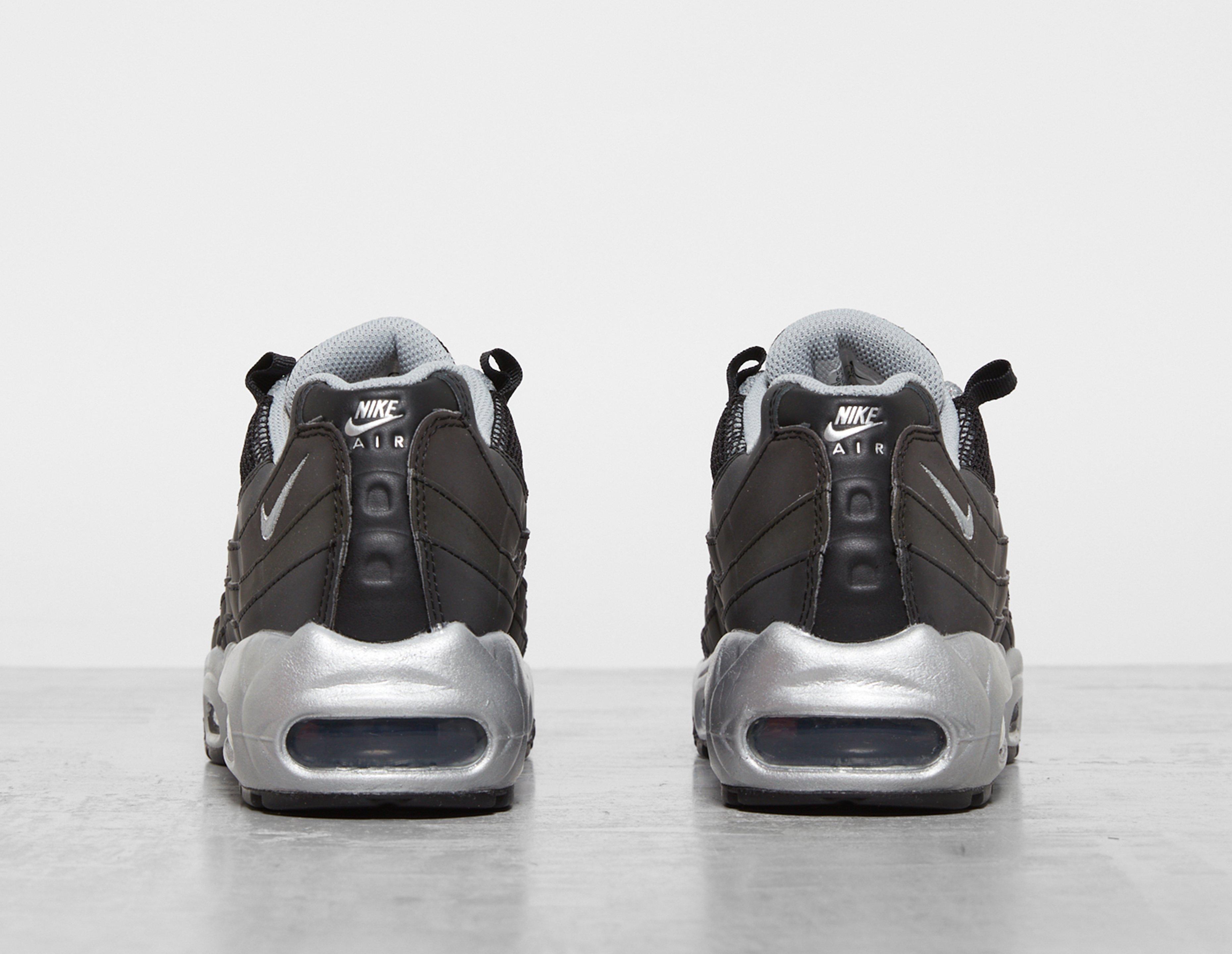 boys shoes to women's