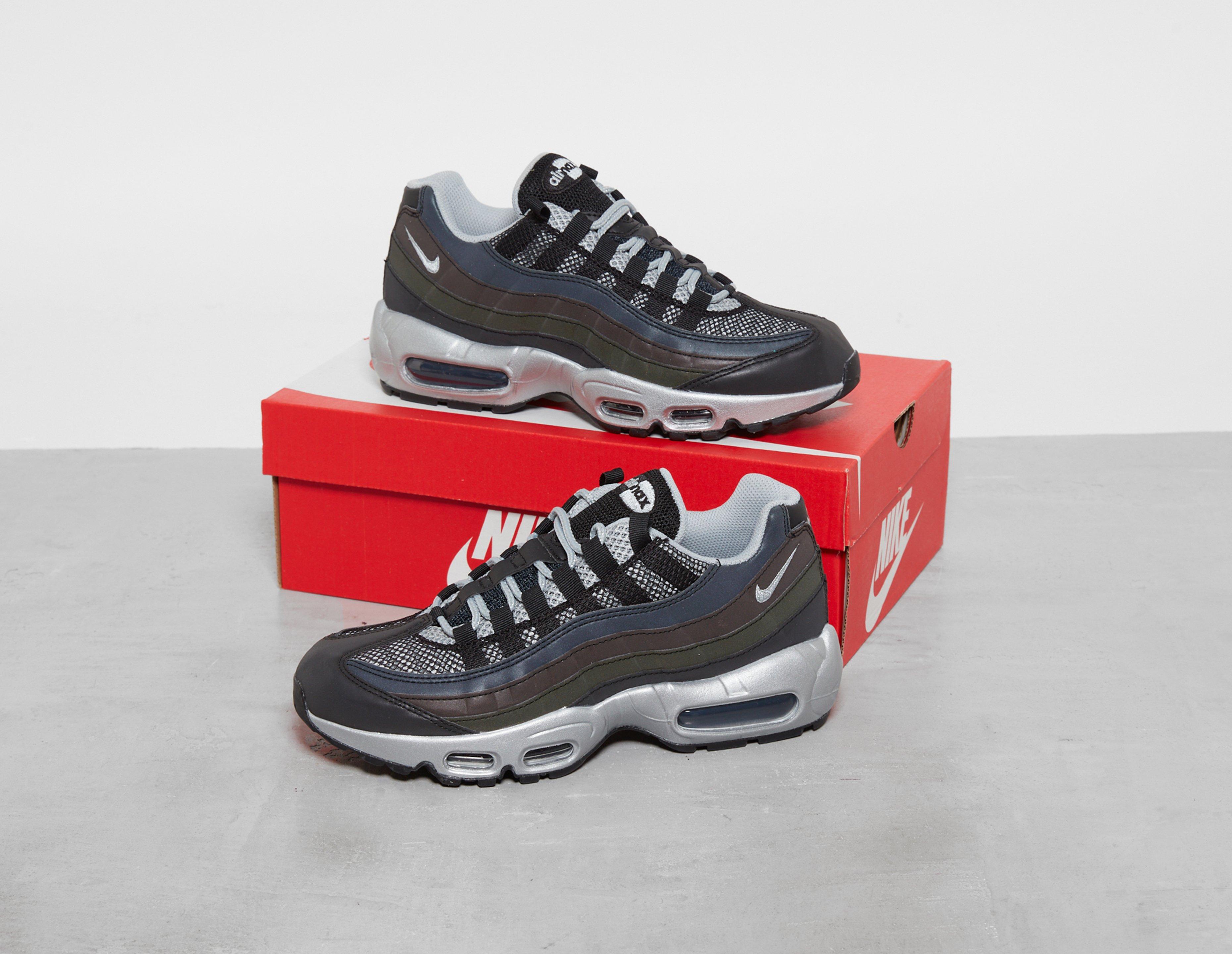 boys shoes to women's