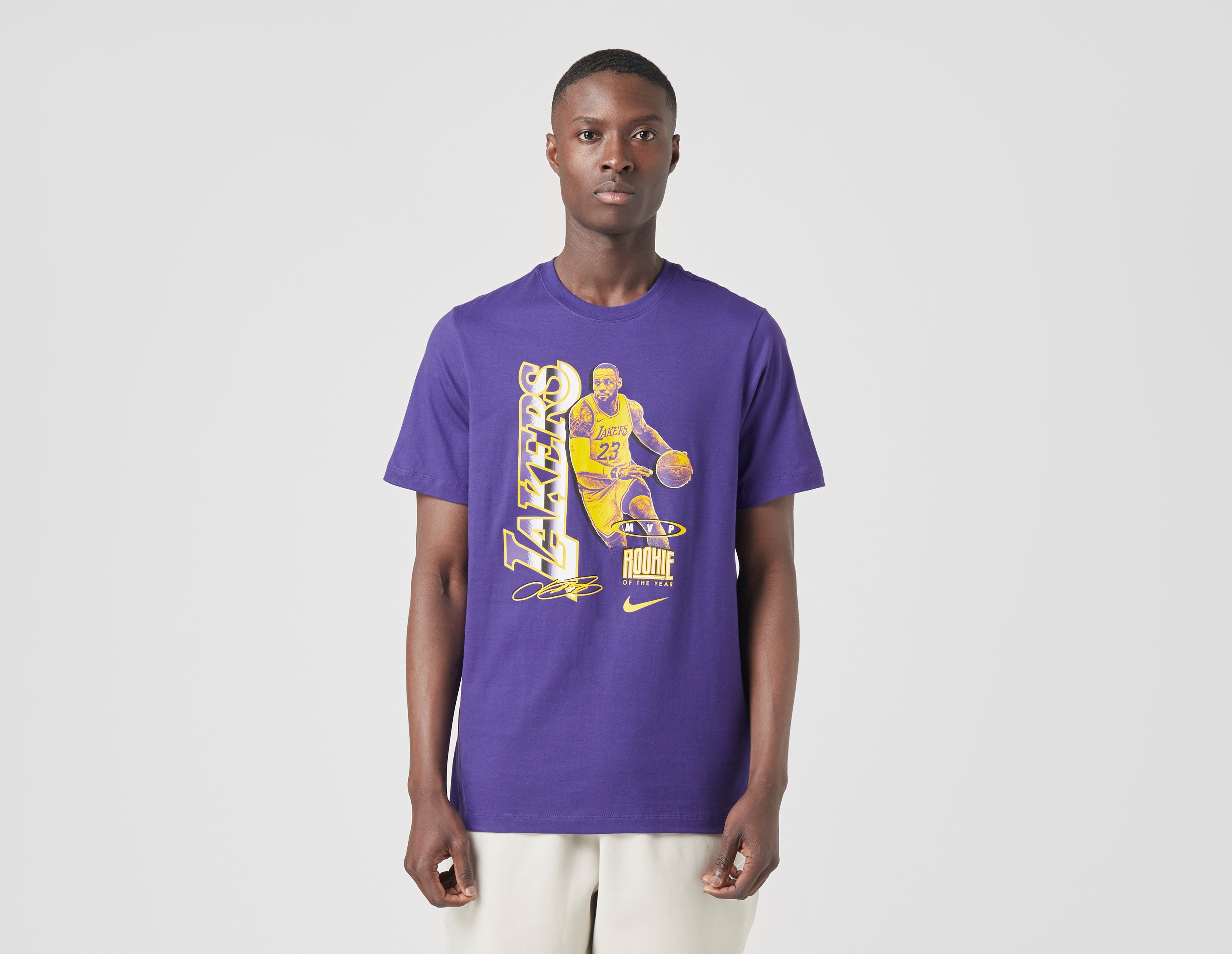 red lakers shirt