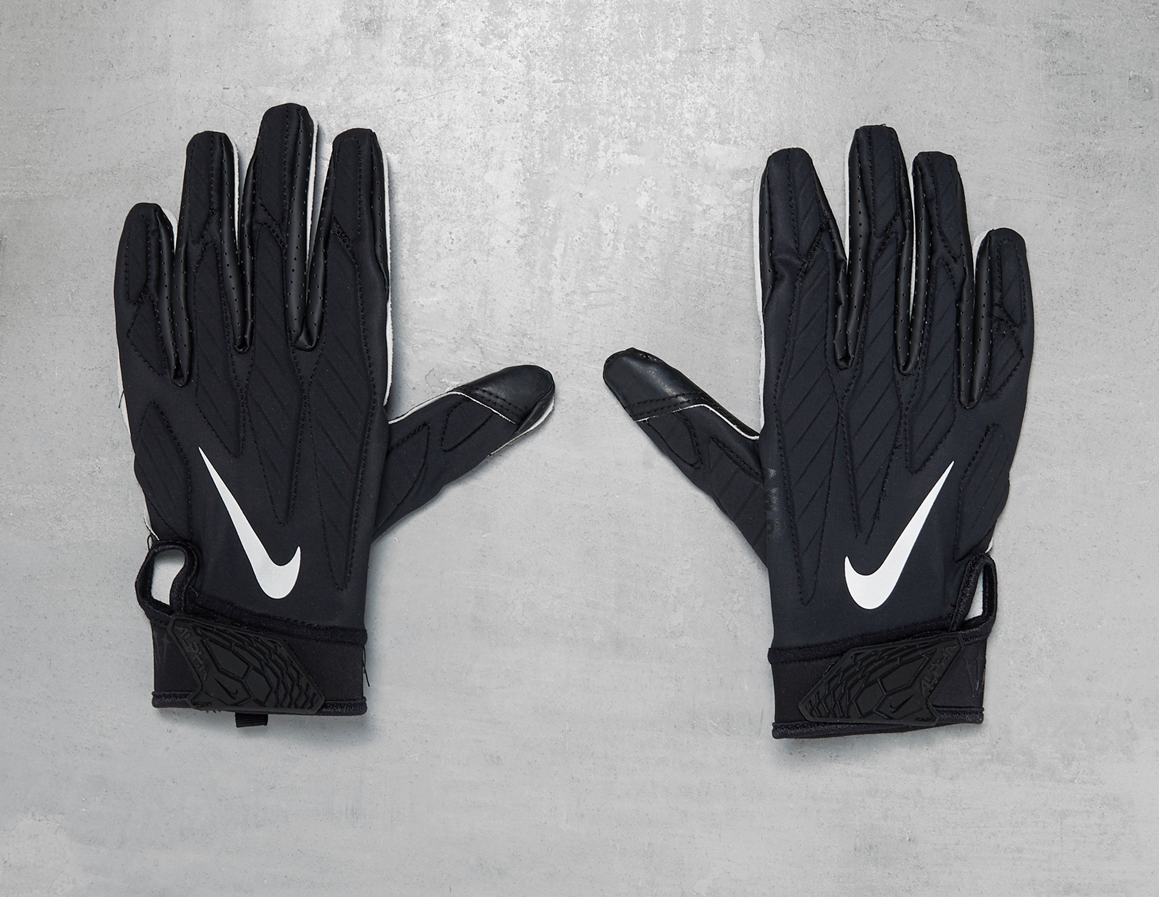Nike x Nocta Superbad 5.0 FG AU Football Gloves - Black – Feature