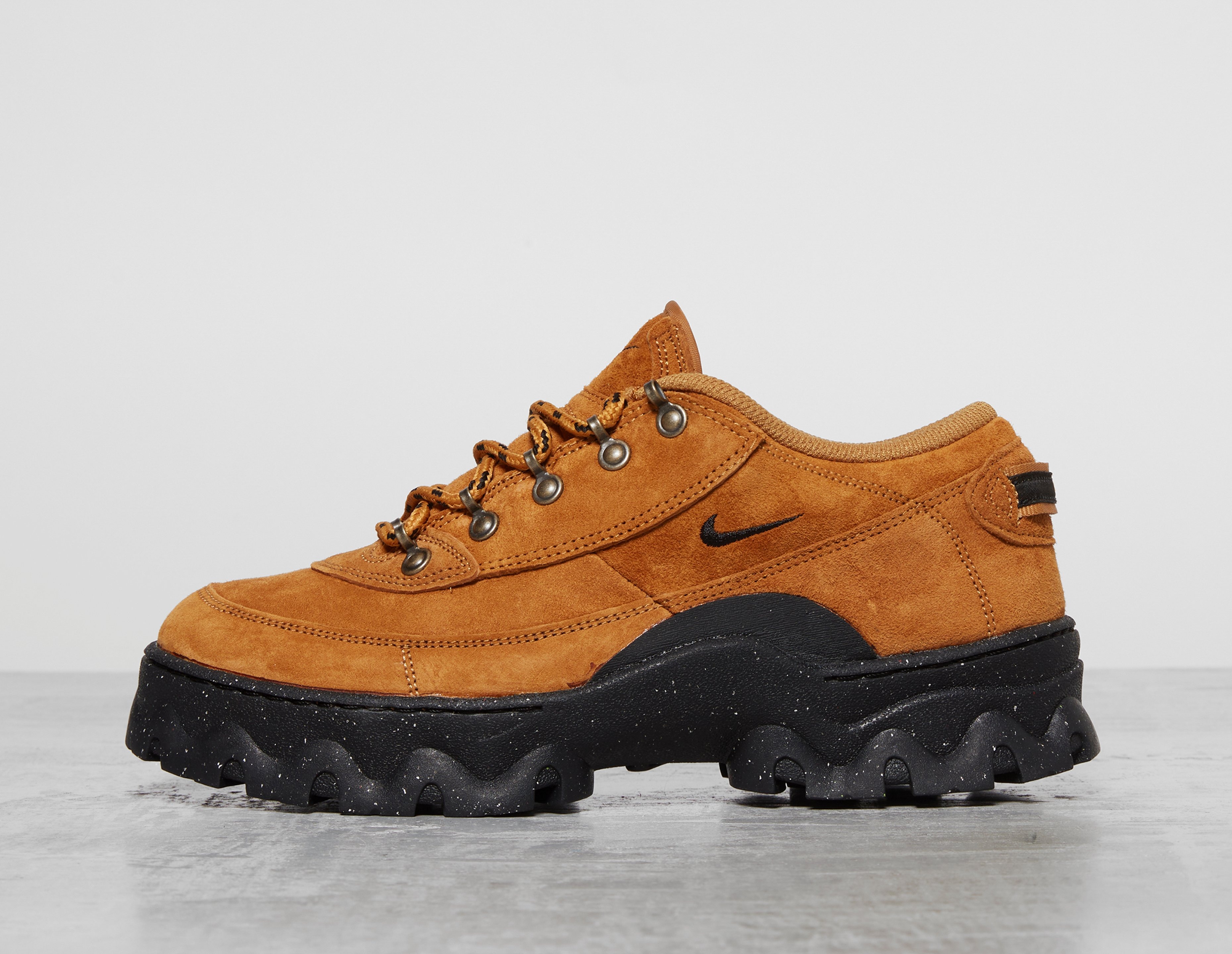 nike lahar low sizing