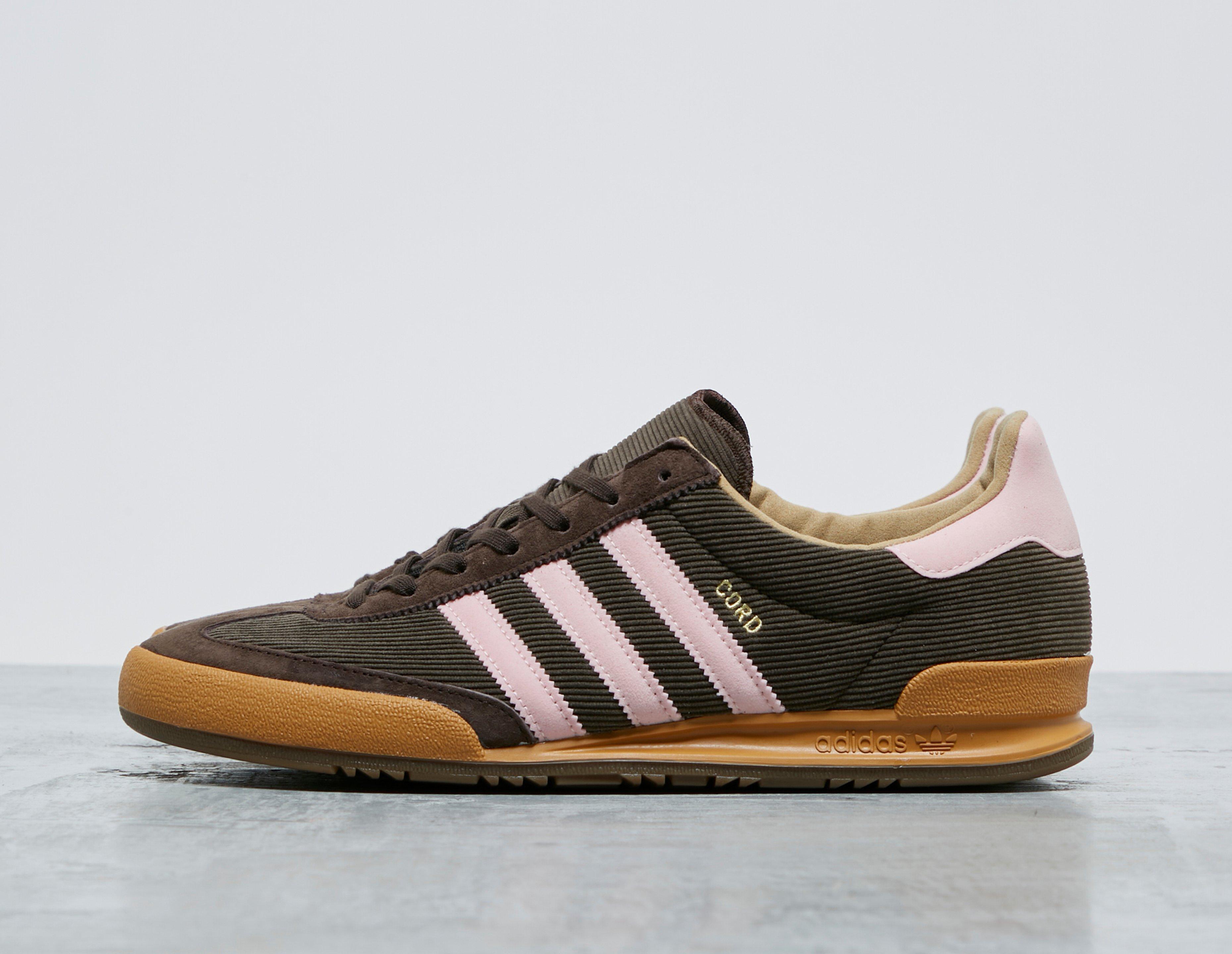 black gazelles with brown sole