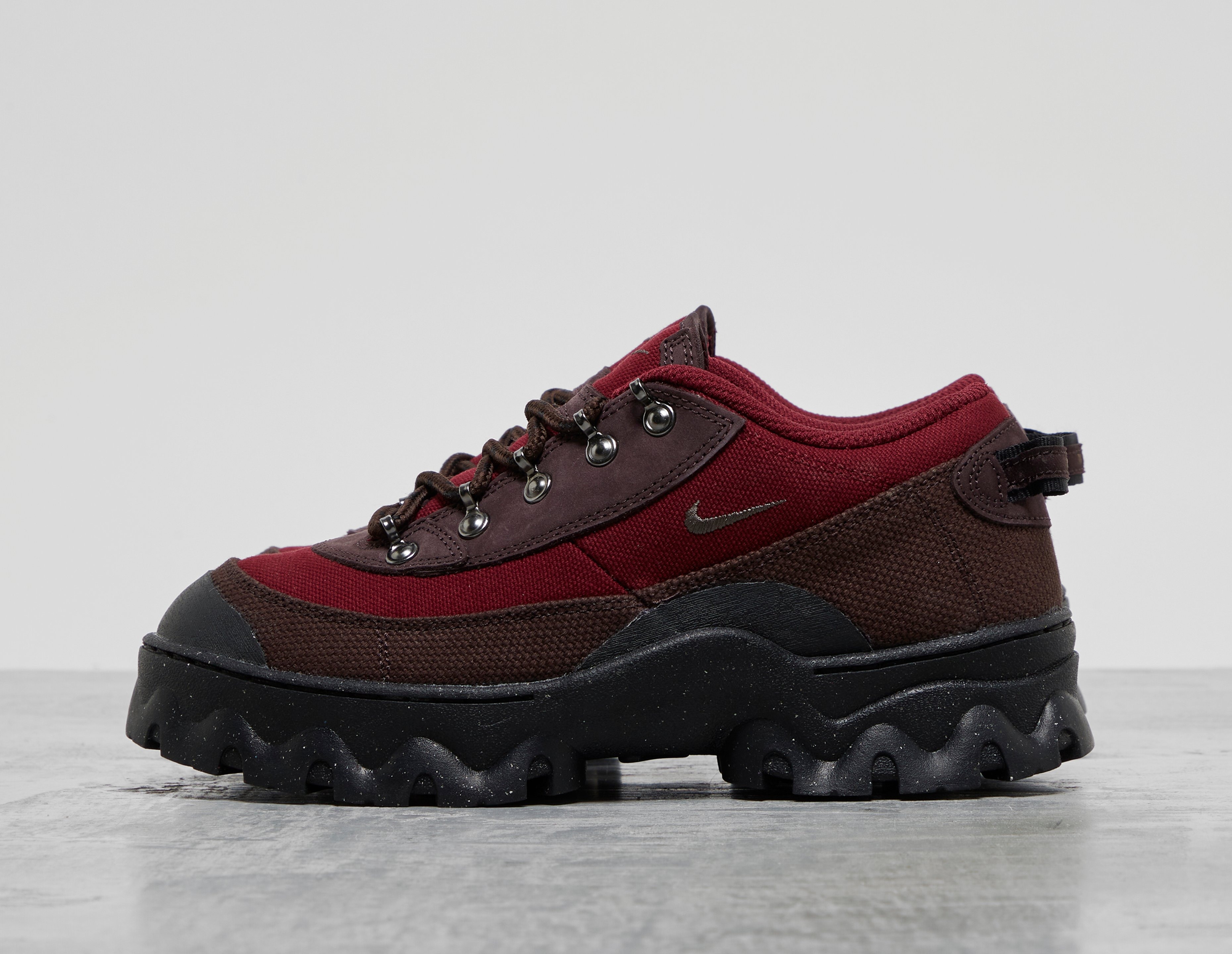 nike lahar low brown