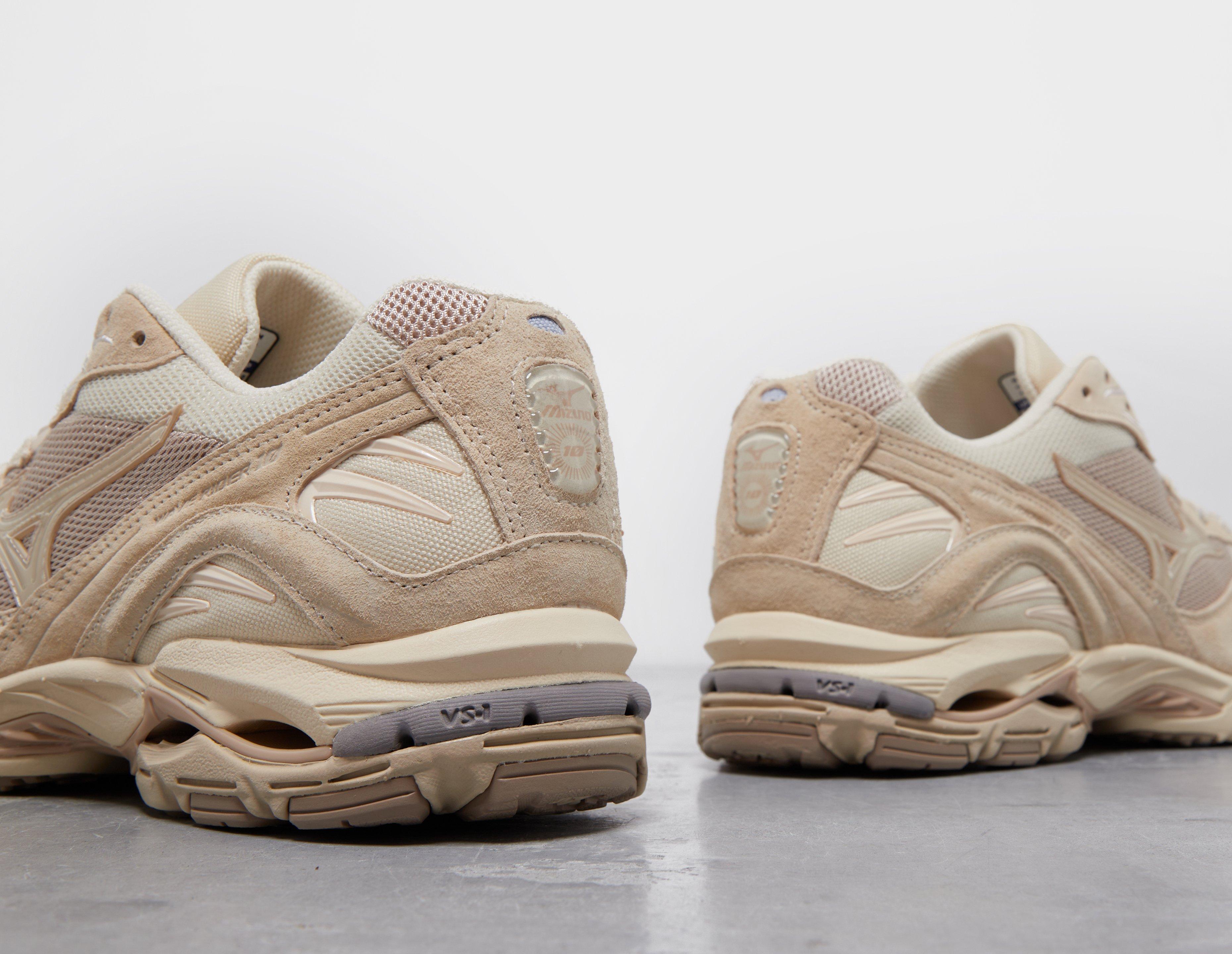 Mizuno wave deals sayonara brown