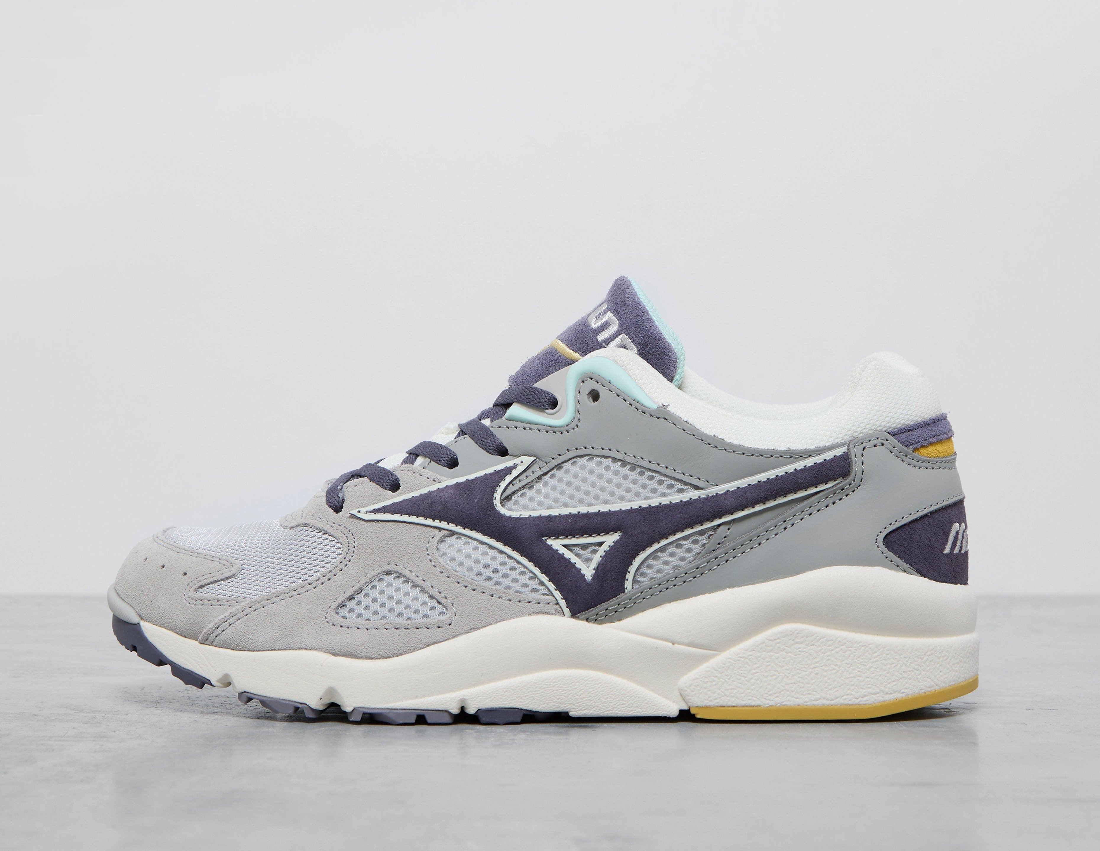 mizuno x footpatrol sky medal og