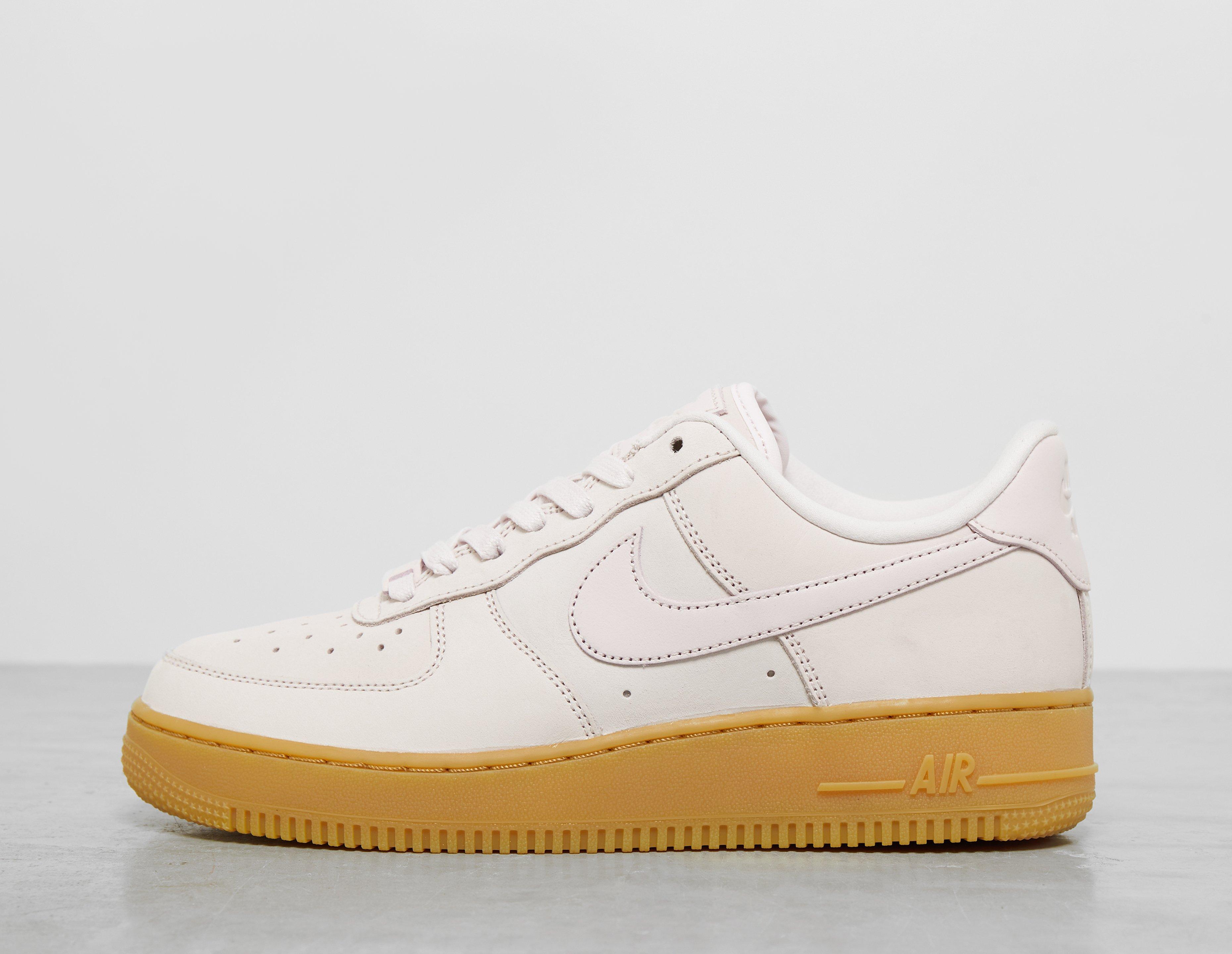 Air force 1 lv8 white hot sale gum bottom