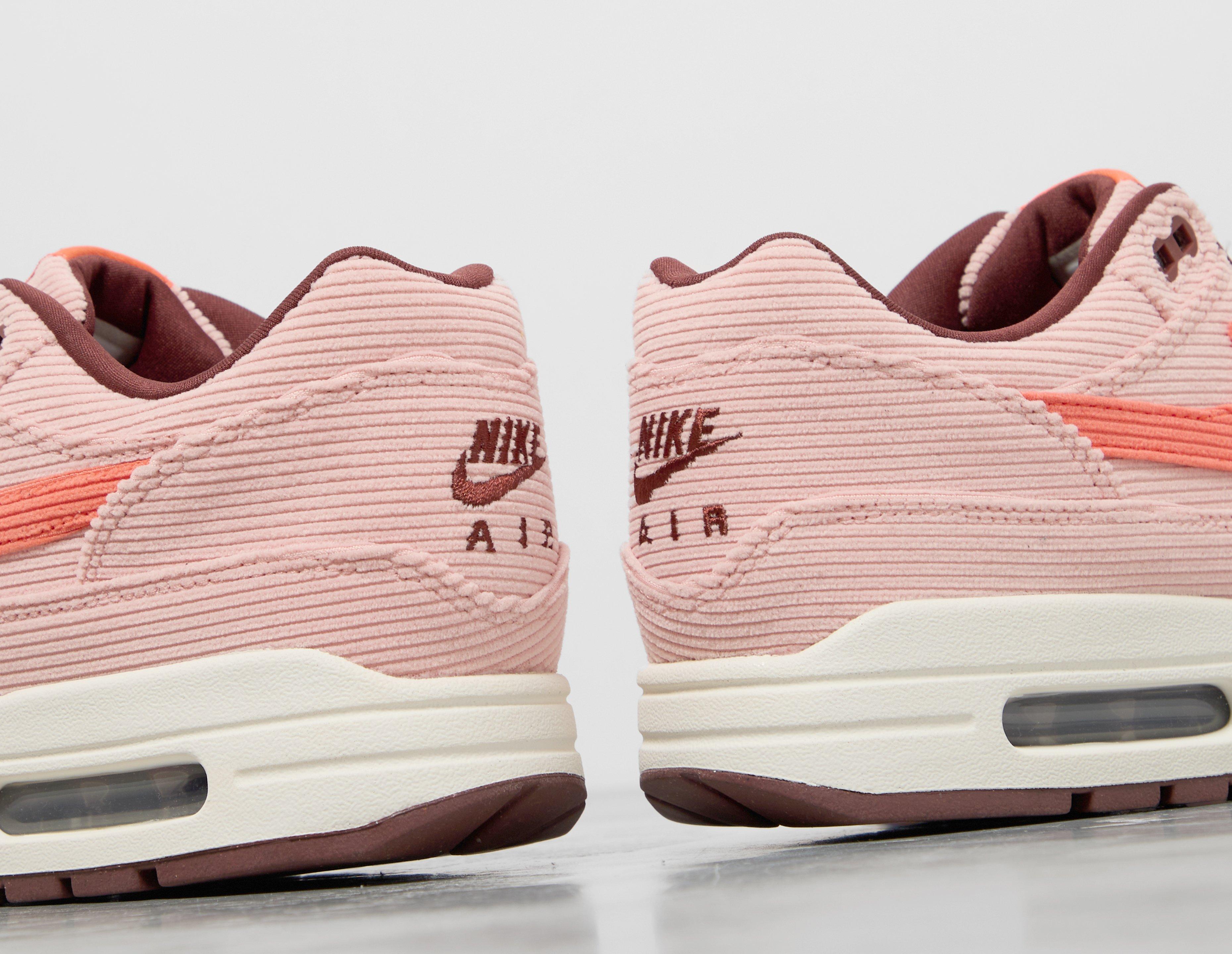 Tryckt Nike Swoosh-märke | Pink Nike Air Max 1 | HealthdesignShops