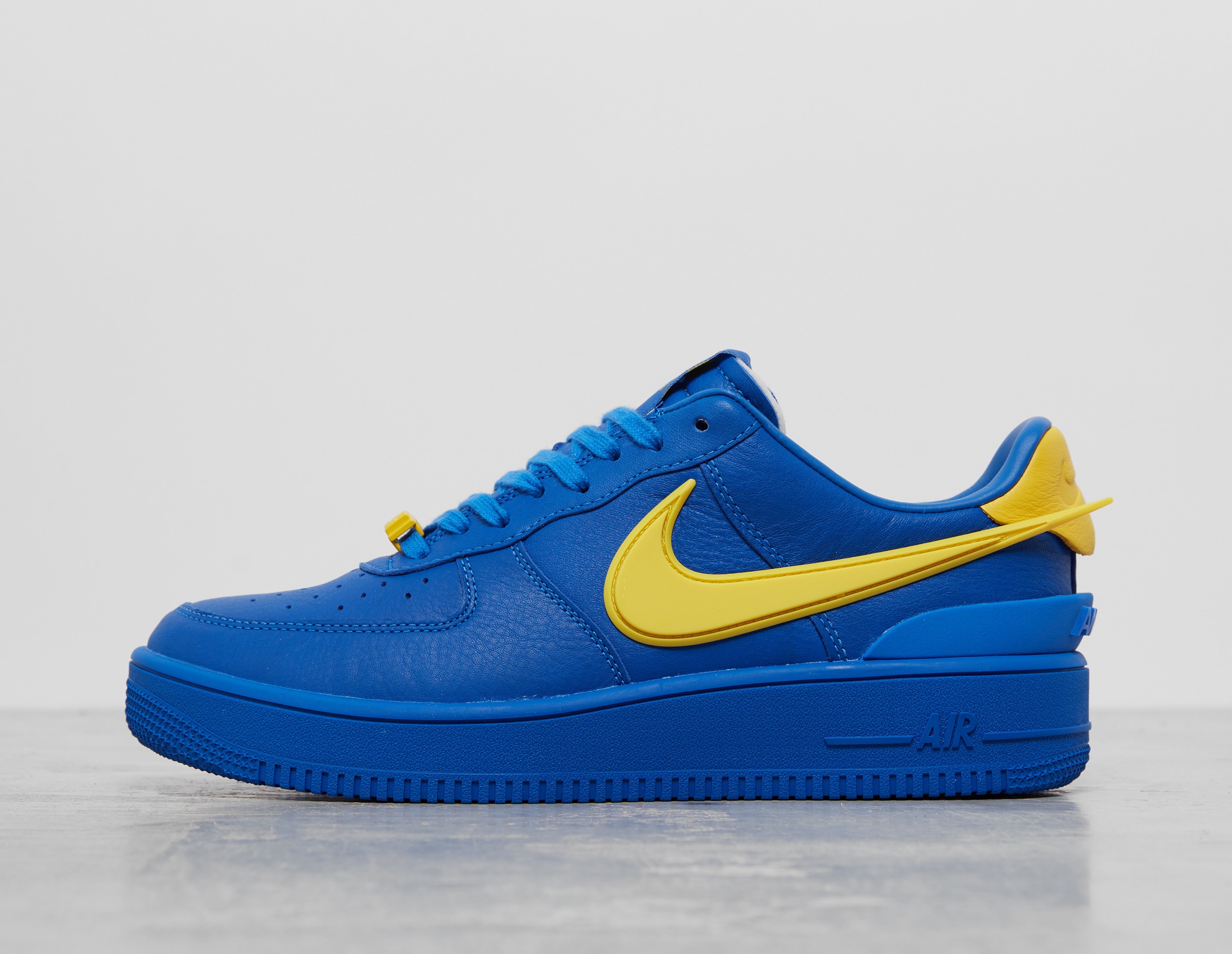 Off-White™ x Nike Air Force 1 Low University Gold