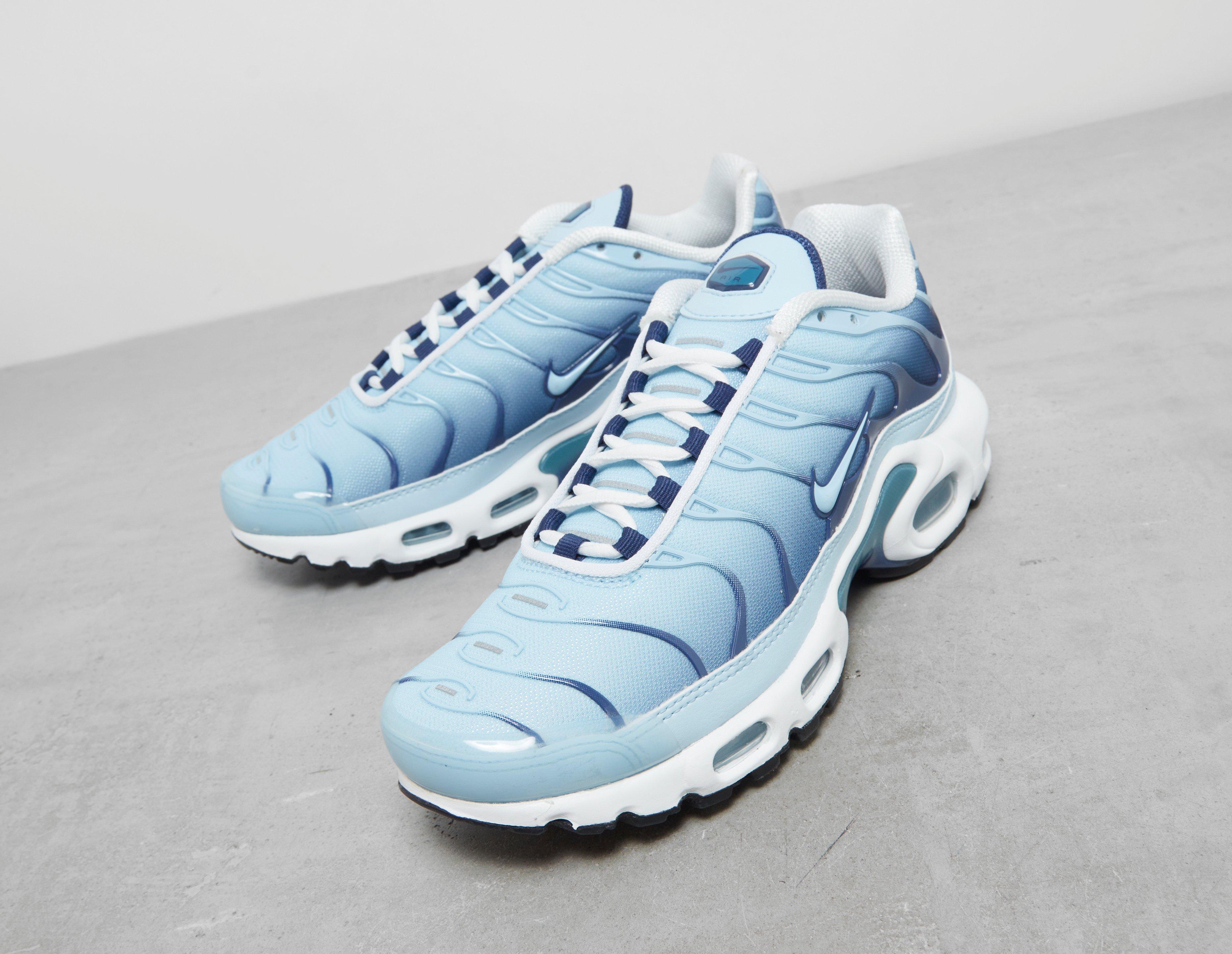 Light blue air max plus sale