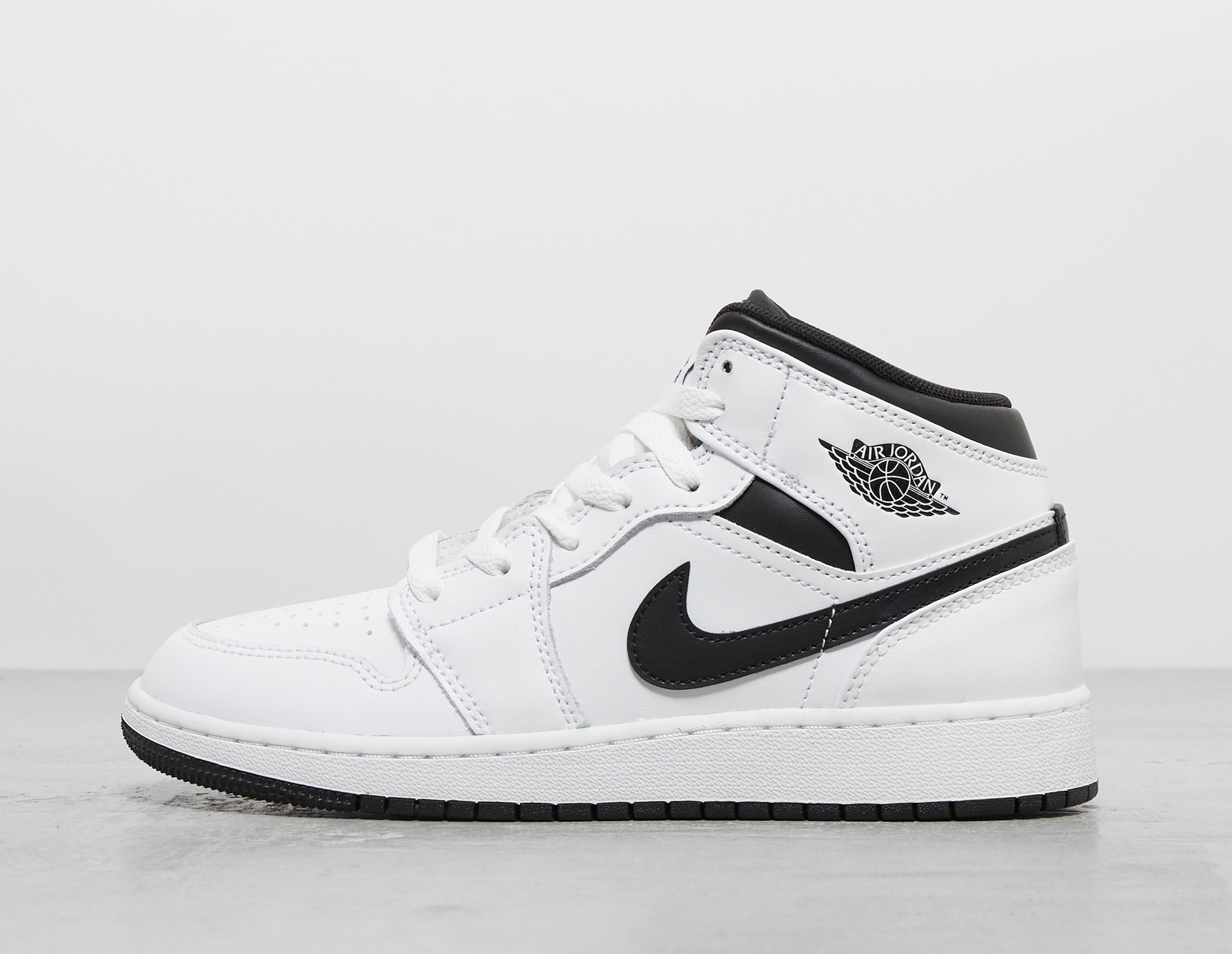 jordan air one mid junior