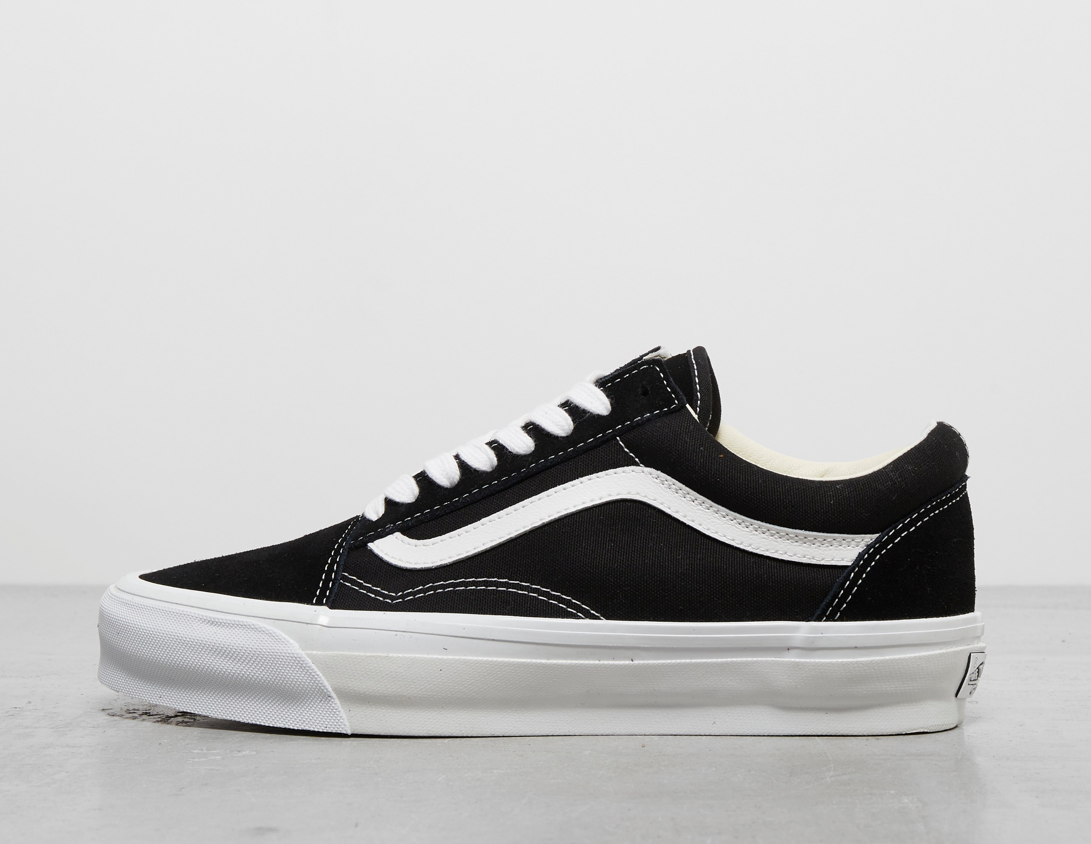 New black and white vans online