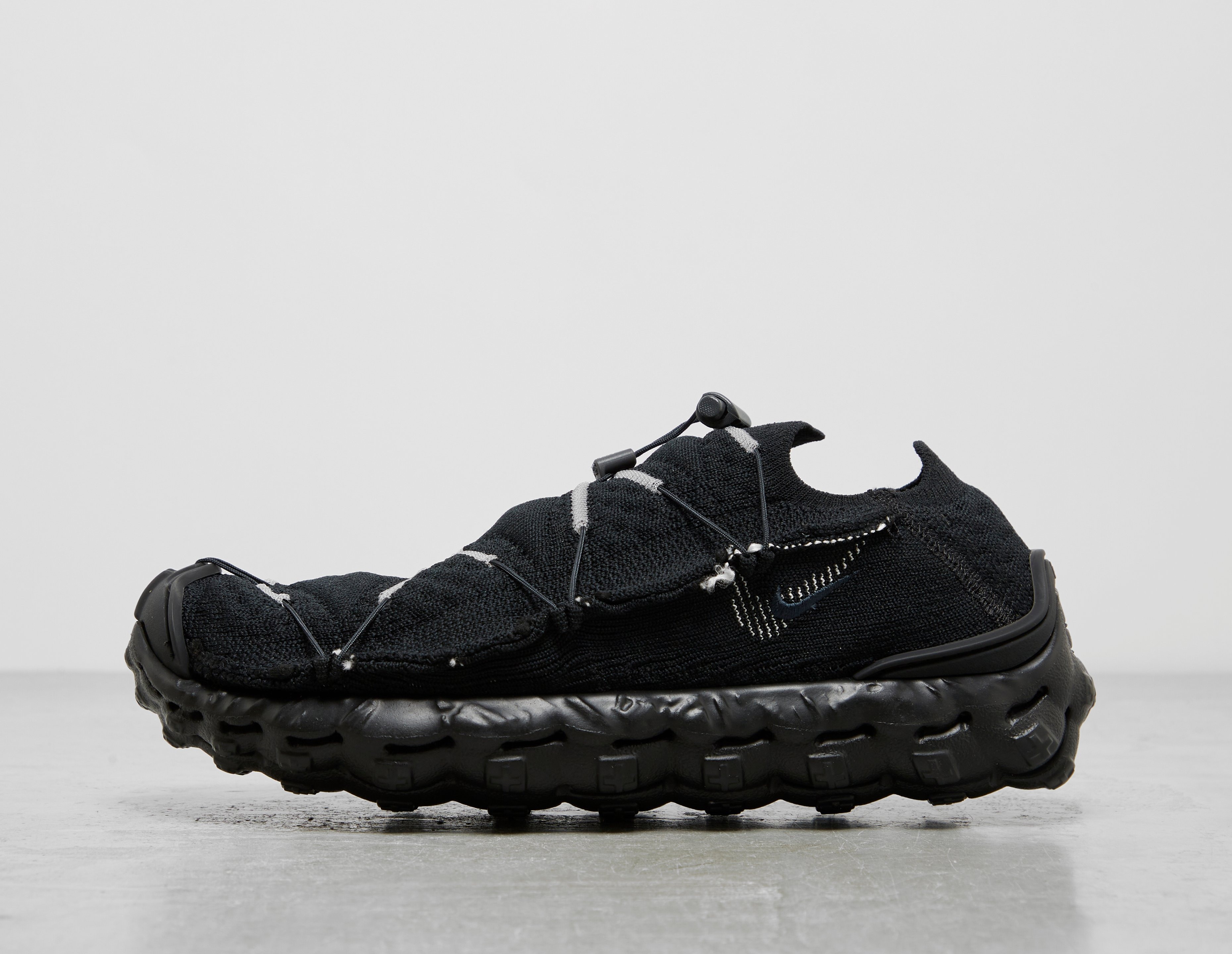 Nike ispa black hotsell