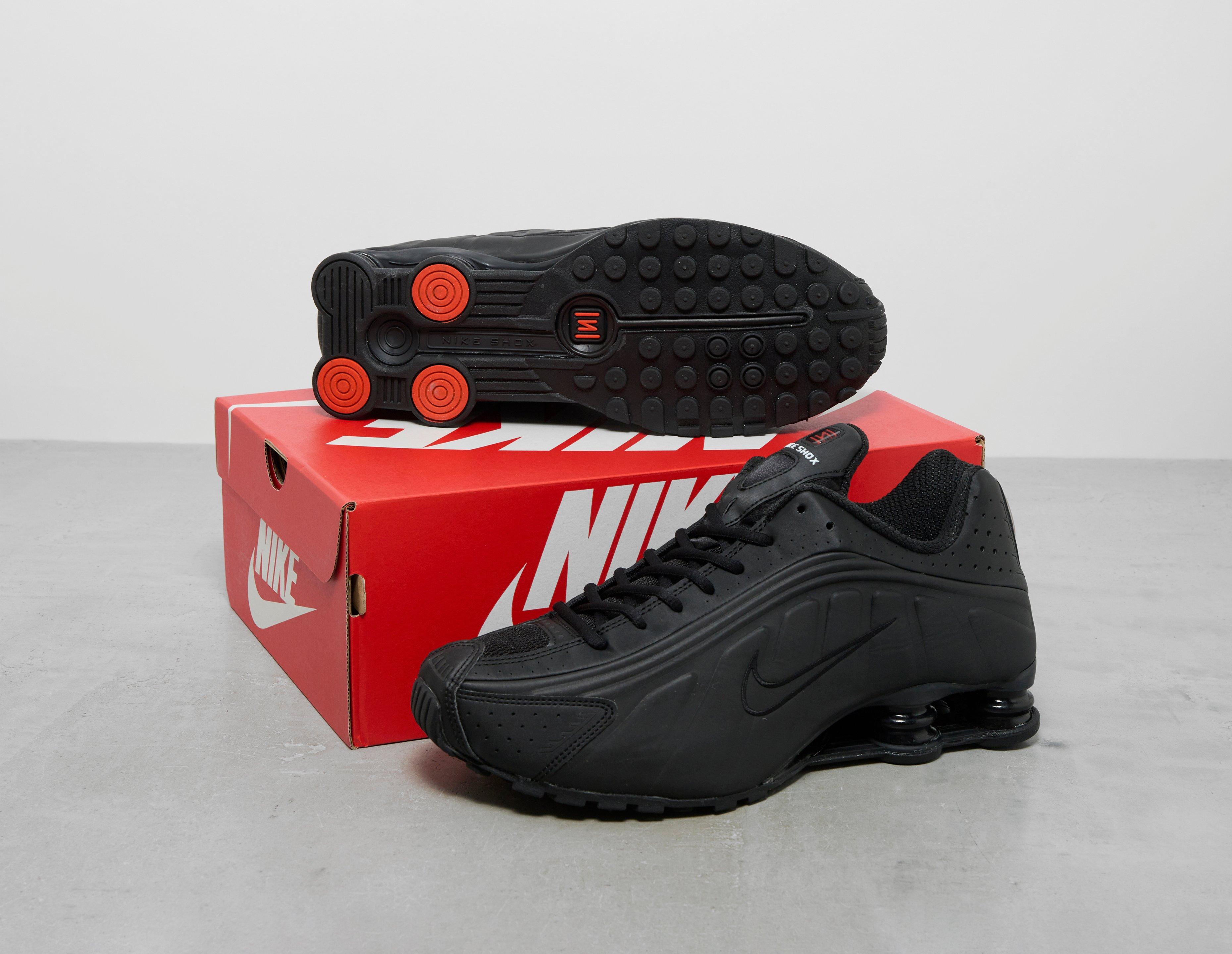 Black Nike Shox R4 Footpatrol