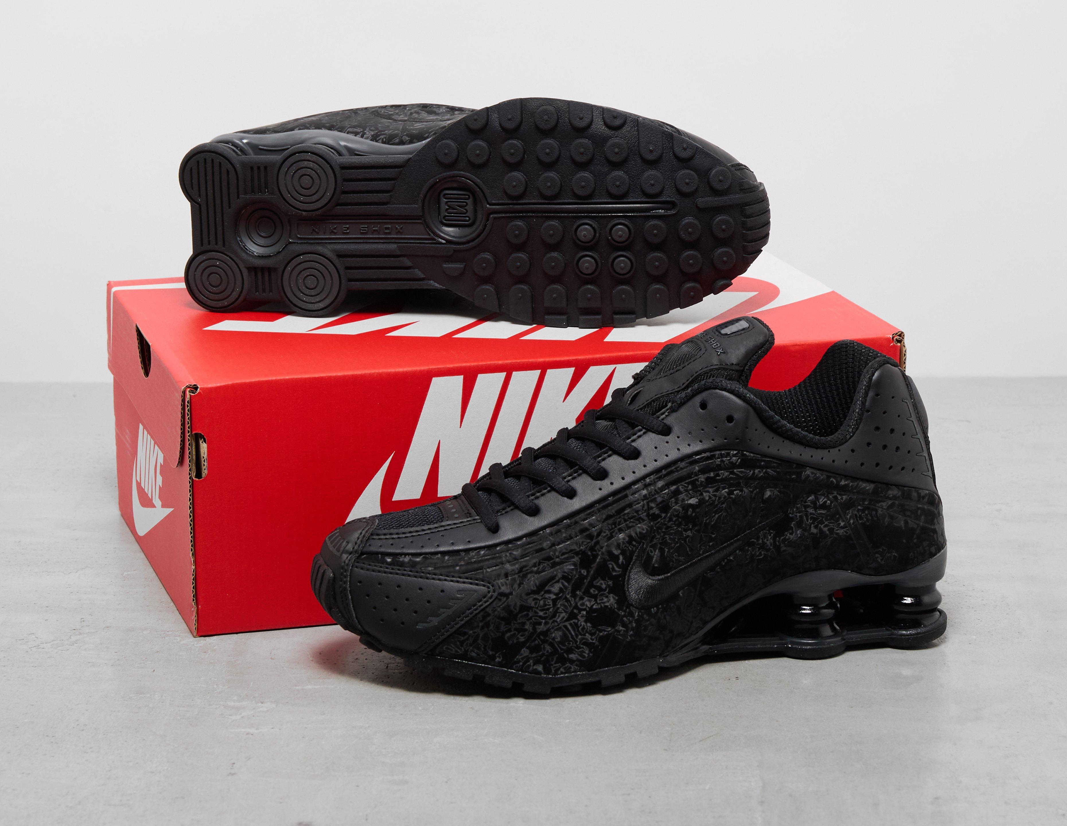 Nike Women's Shox R4 Black Floral ショックス Nike Women's Shox R4 Black Floral ショックス - メルカリ