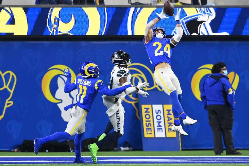 Taylor Rapp von den Los Angeles Rams bei Interception gegen Seattle Seahawks 