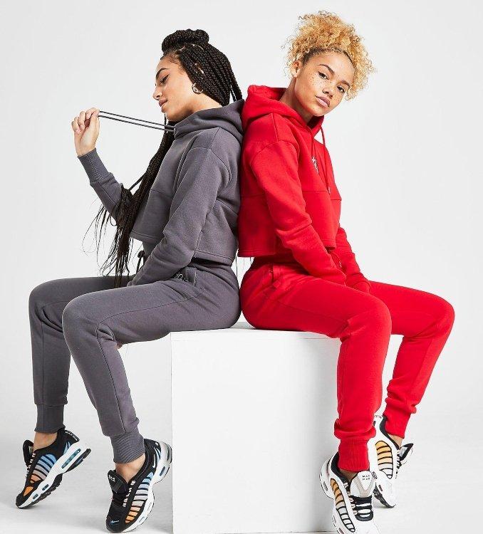 modelo mujer conjunto deportivo Gym King