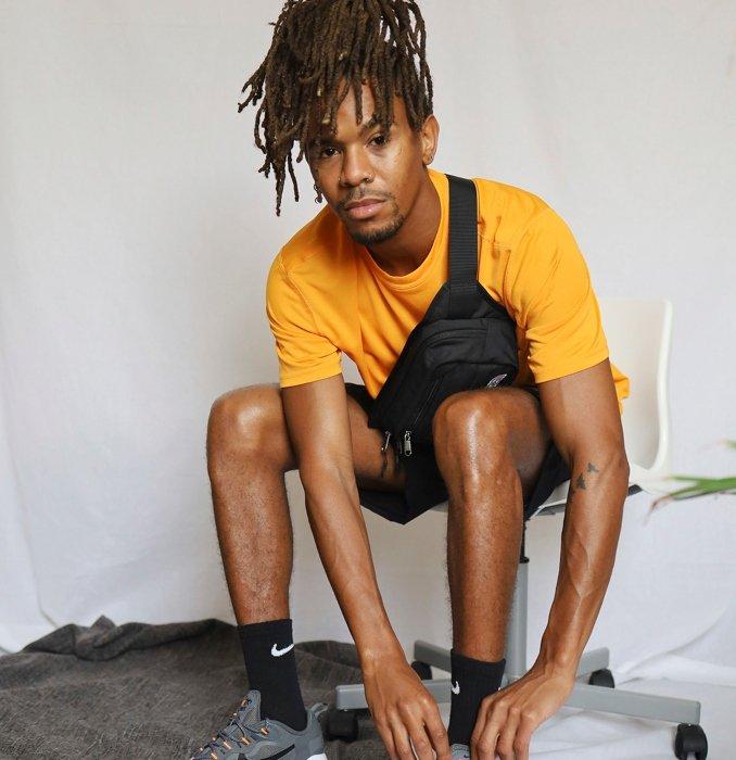 hombre look primavera 2023 minimalista