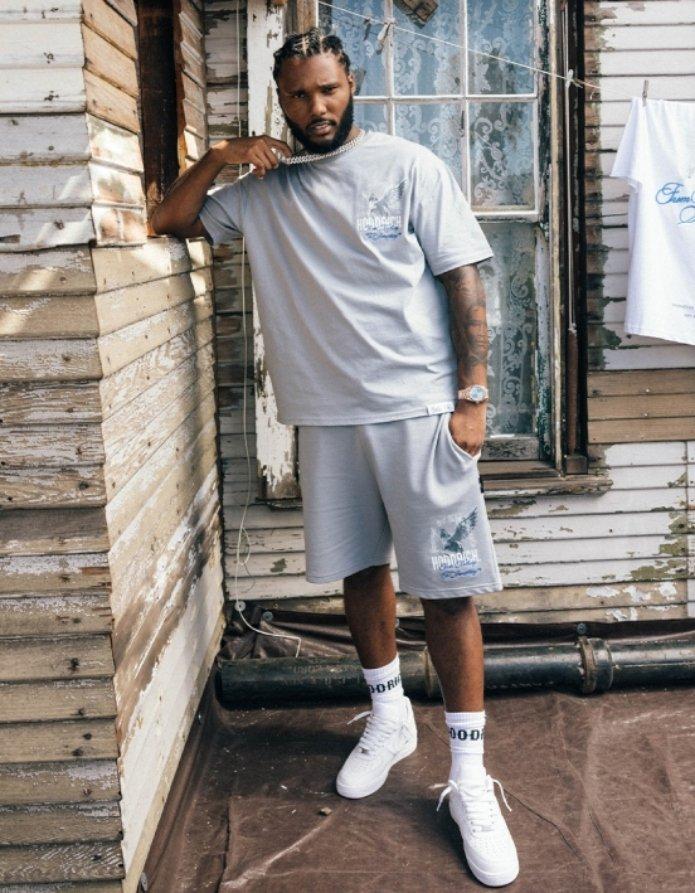 M1llionz vistiendo la colección de Hoodrich