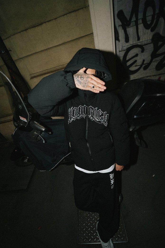 Modelos vistiendo la nueva colección de Hoodrich