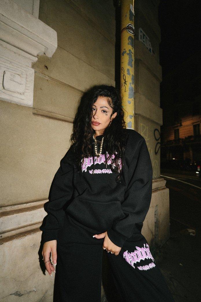 Modelos vistiendo la nueva colección de Hoodrich