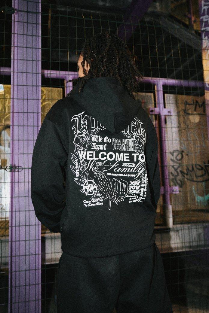 Modelos vistiendo la nueva colección de Hoodrich