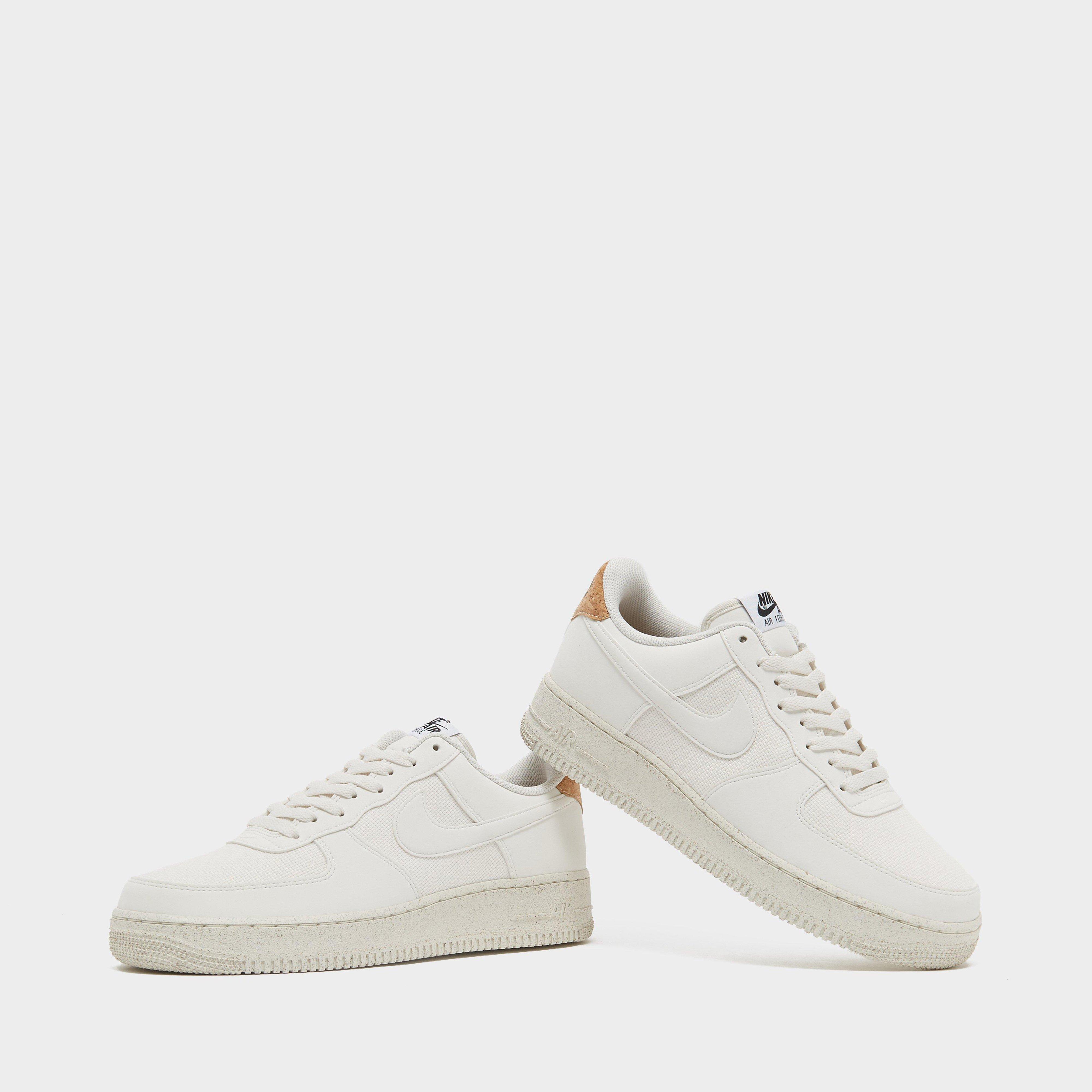 Nike Air Force 1 '07 LV8